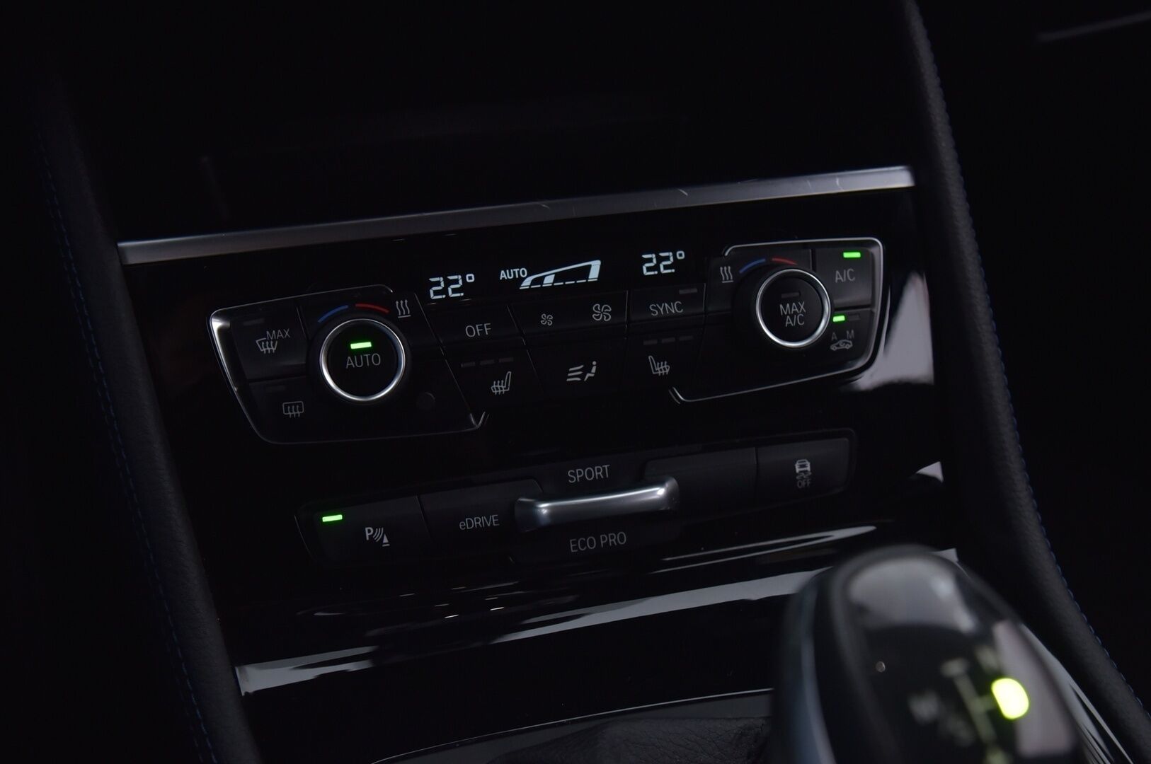 BMW 225 2018 F45 Active Tourer 225xe iPerformance M-Sport*ACC / HUD / Proff.navi / Apple carplay / Keyless* - *Nahka sporttipenkit / 2x renkaat ja alumiini vanteet*