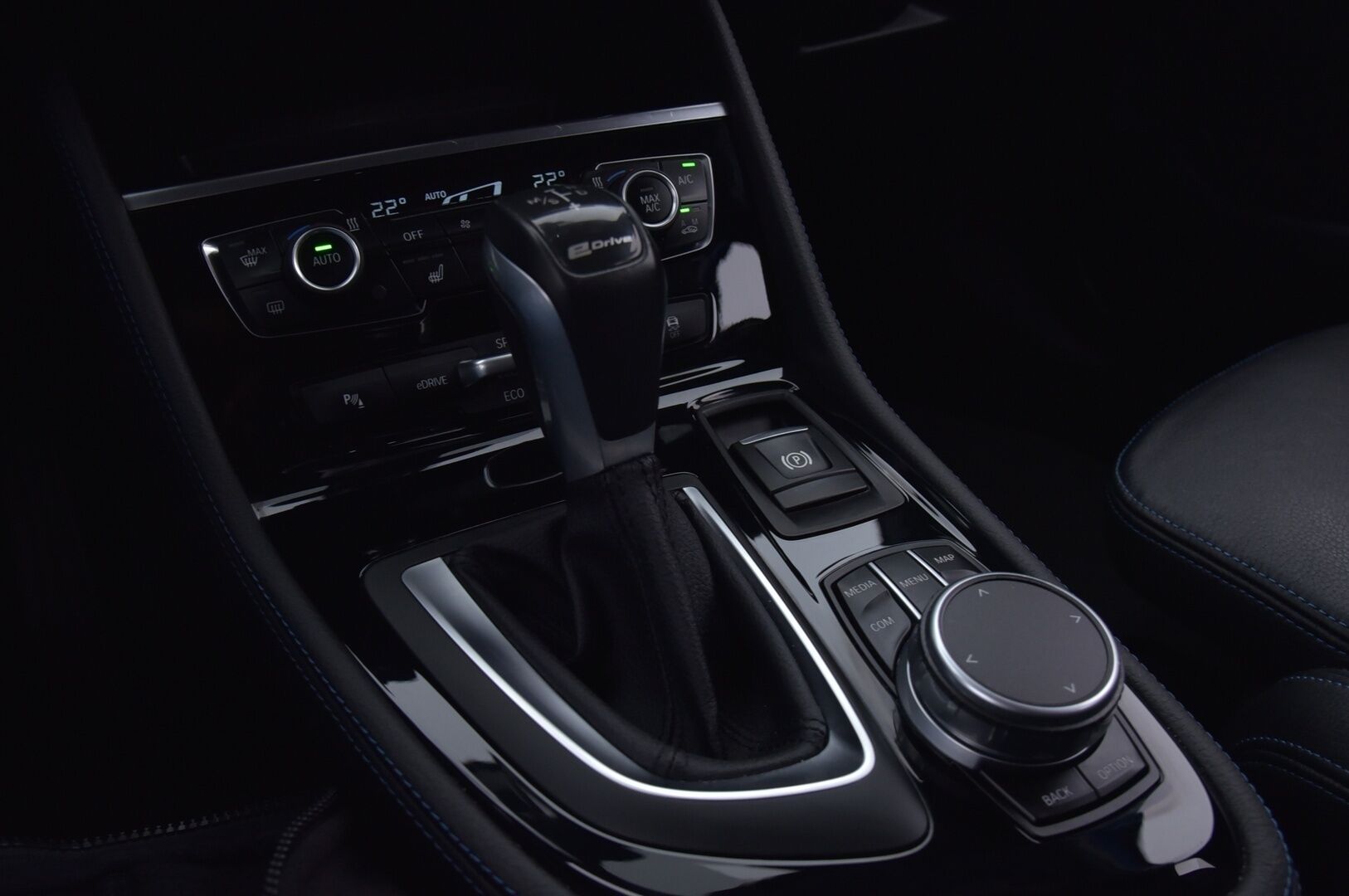 BMW 225 2018 F45 Active Tourer 225xe iPerformance M-Sport*ACC / HUD / Proff.navi / Apple carplay / Keyless* - *Nahka sporttipenkit / 2x renkaat ja alumiini vanteet*