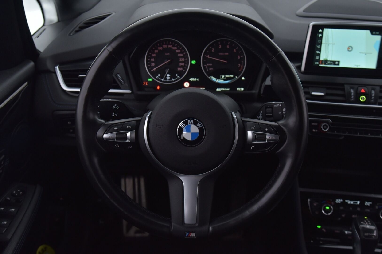 BMW 225 2018 F45 Active Tourer 225xe iPerformance M-Sport*ACC / HUD / Proff.navi / Apple carplay / Keyless* - *Nahka sporttipenkit / 2x renkaat ja alumiini vanteet* - HULLUT AVAJAISHULINAT KORKOTARJOUS 3,29 %