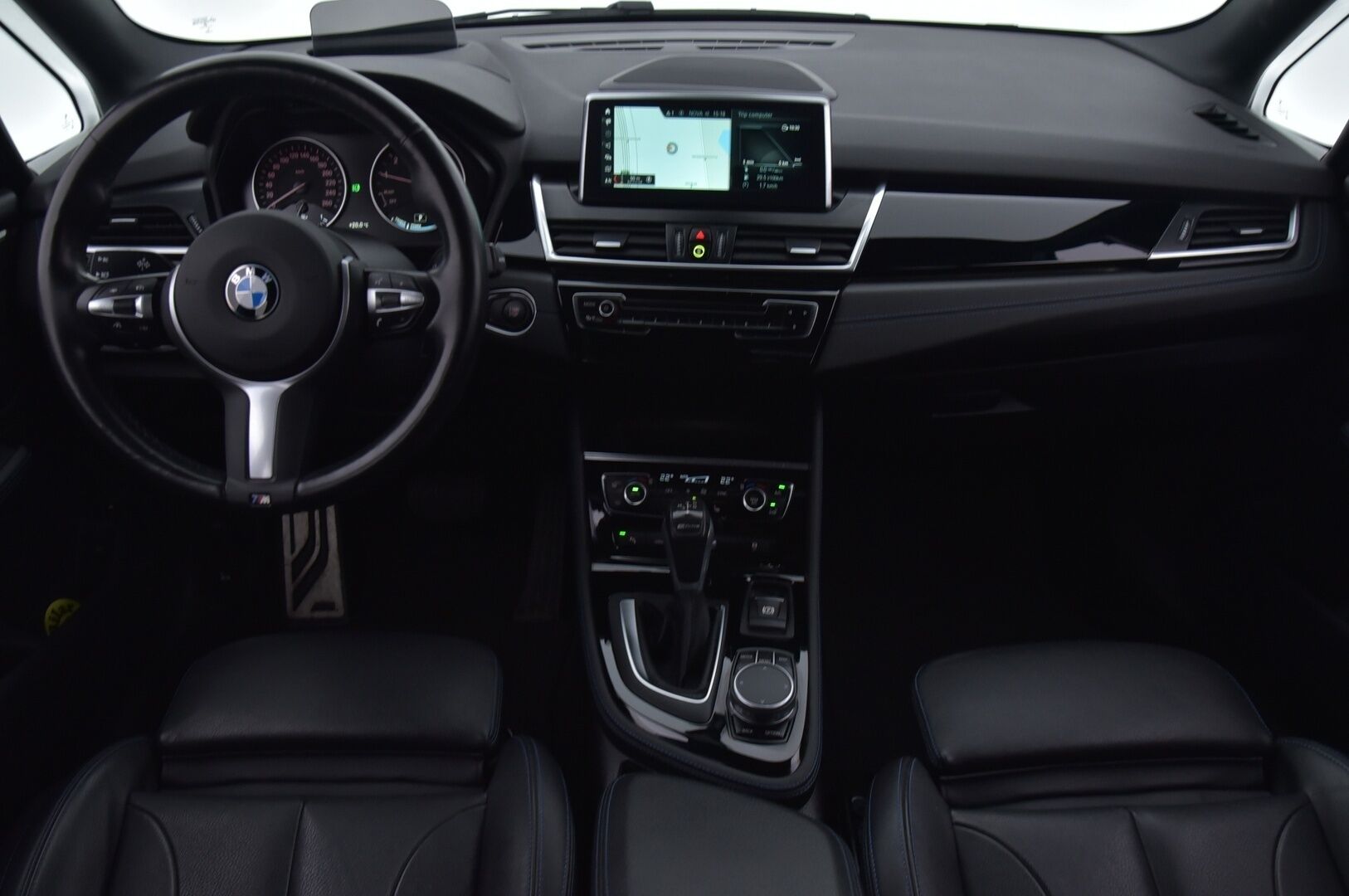 BMW 225 2018 F45 Active Tourer 225xe iPerformance M-Sport*ACC / HUD / Proff.navi / Apple carplay / Keyless* - *Nahka sporttipenkit / 2x renkaat ja alumiini vanteet*