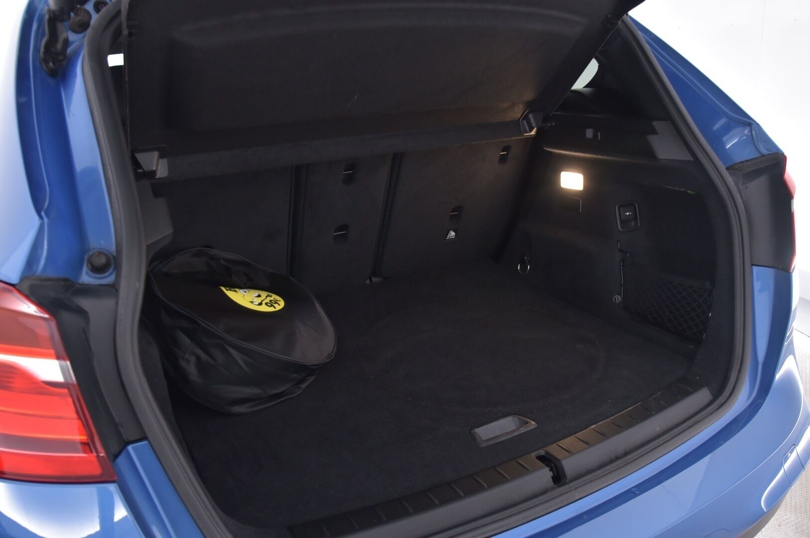 BMW 225 2018 F45 Active Tourer 225xe iPerformance M-Sport*ACC / HUD / Proff.navi / Apple carplay / Keyless* - *Nahka sporttipenkit / 2x renkaat ja alumiini vanteet* - HULLUT AVAJAISHULINAT KORKOTARJOUS 3,29 %