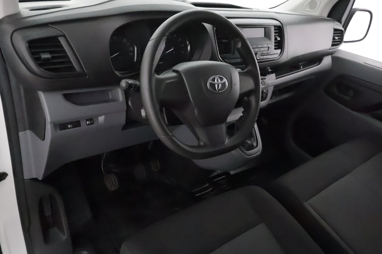 Toyota Proace Verso 2020 Kombi L1 1,5 D 120 **Webasto / P.kamera /  Vakkari / Ilmastointi / Digitaalinen taustapeili / Bluetooth** - 1-om Suomi-auto / Kahdet Renkaat / Merkkihuollettu!