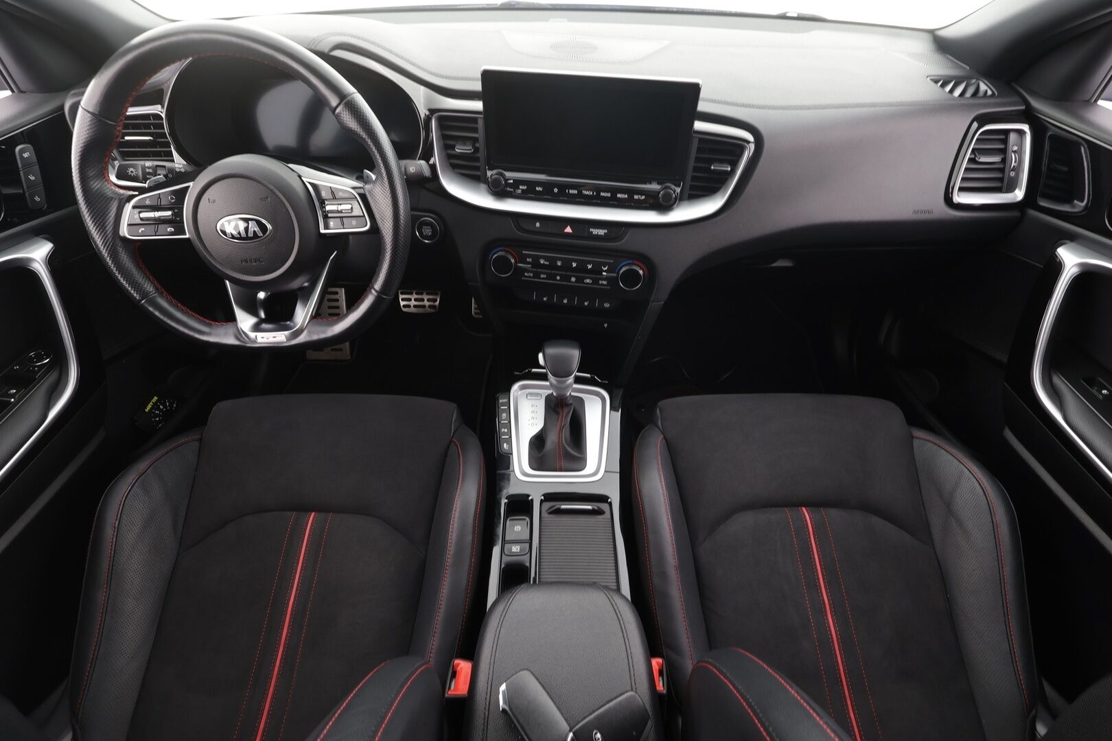 Kia ProCeed 2021 1,6 T-GDI ISG 204hv GT Business Premium SB DCT A/T * ACC / P.kamera / JBL / Panorama / Muistipenkki / Navi * - Suomi-auto / Kahdet renkaat aluvanteilla 