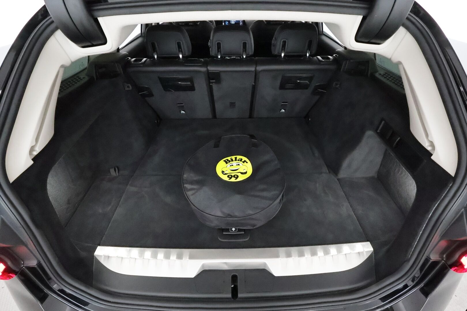 BMW 330 2021 G21 Touring 330e xDrive Sportline *H&K / Adapt.vakkari / Digimittaristo / Sporttipenkit / Apple&Android / P.tutkat / Sähköluukku* - 1-om. Suomi-auto / Akku kuntotarkastettu / Shadowline / Ambient valot / 2x vanteet 