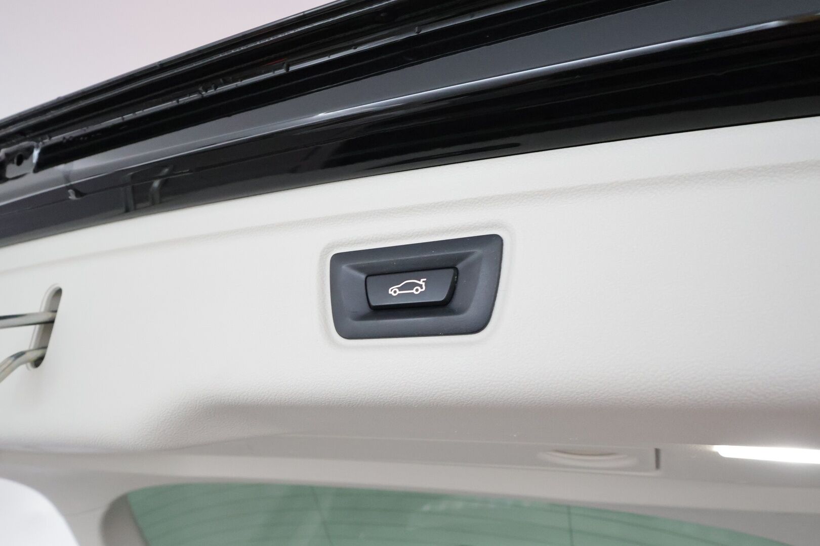 BMW 330 2021 G21 Touring 330e xDrive Sportline *H&K / Adapt.vakkari / Digimittaristo / Sporttipenkit / Apple&Android / P.tutkat / Sähköluukku* - 1-om. Suomi-auto / Akku kuntotarkastettu / Shadowline / Ambient valot / 2x vanteet - HULLU BLACKWEEK KORKOTARJOUS 2,49%