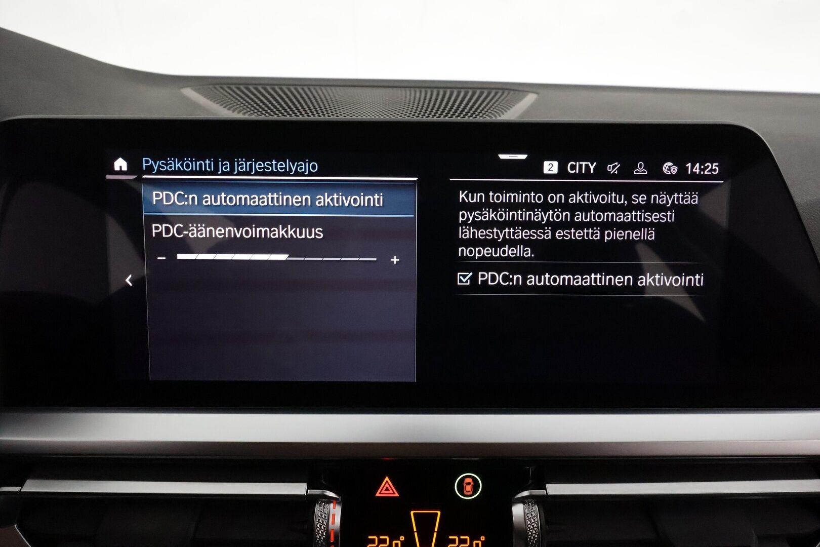 BMW 330 2021 G21 Touring 330e xDrive Sportline *H&K / Adapt.vakkari / Digimittaristo / Sporttipenkit / Apple&Android / P.tutkat / Sähköluukku* - 1-om. Suomi-auto / Shadowline / Ambient valot / 2x vanteet 