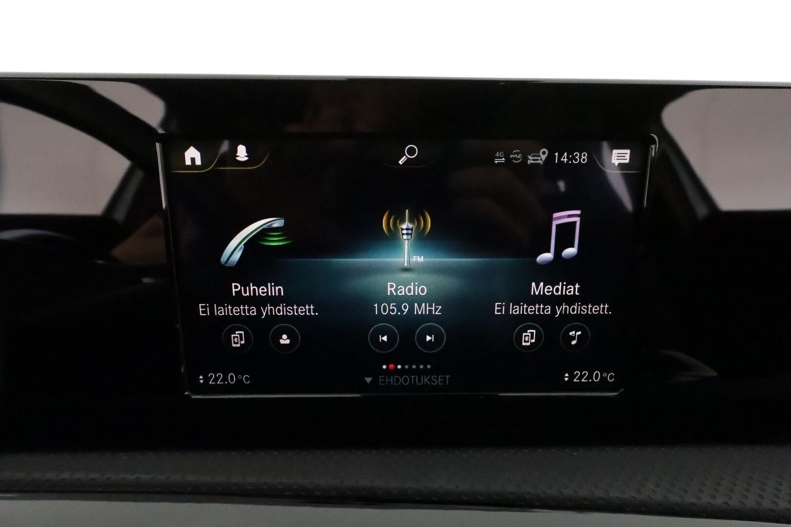Mercedes-Benz A 2020 180 A Business AMG **LED-High Performance / P.Kamera / Sporttipenkit / Kaistavahti / Nahka-Alcantara** - Kahdet Renkaat