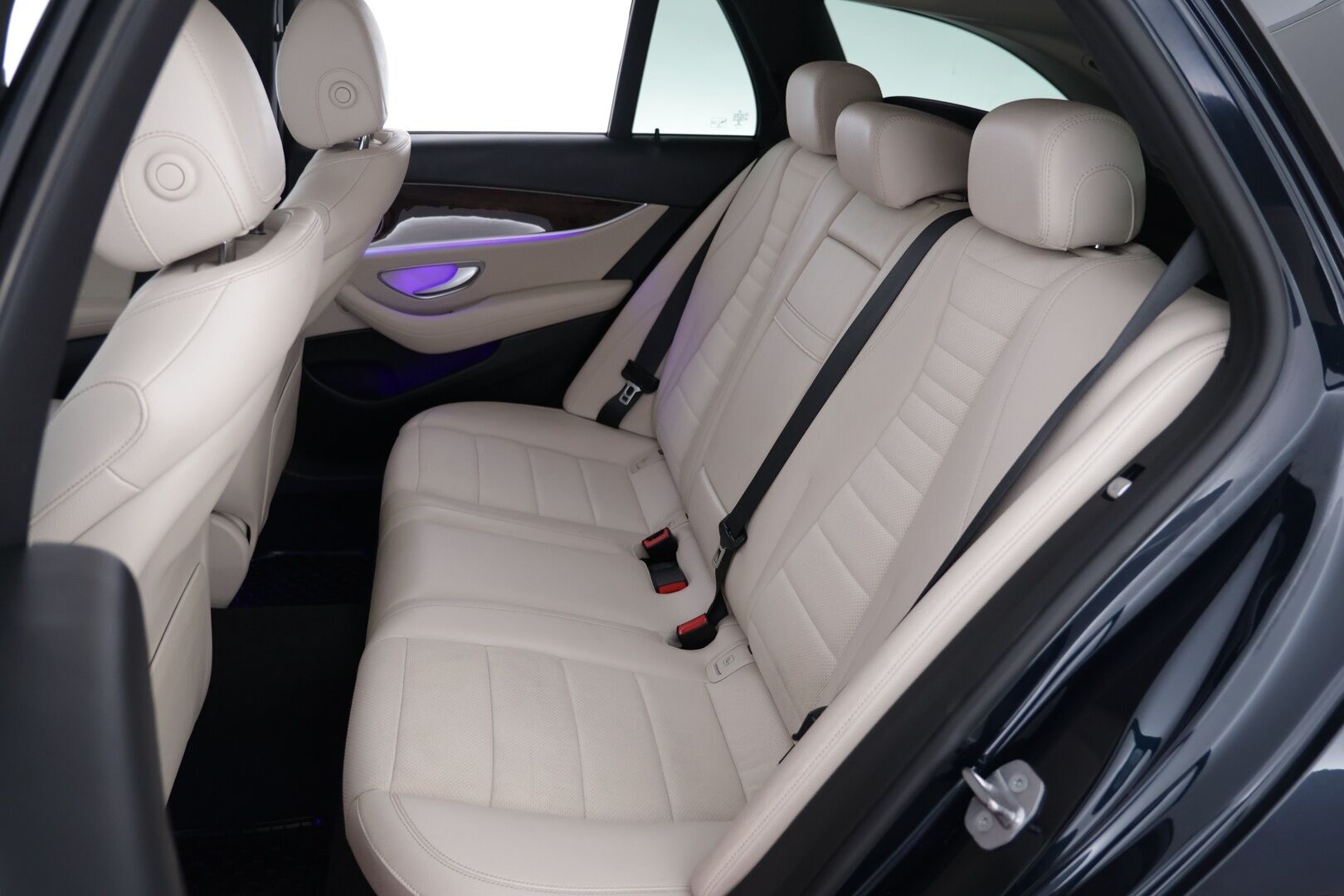 Mercedes-Benz E 2017 220 d T A Premium Business - | 360° | Vakkari | Koukku | Led | Puolinahat | HUD | Navi |