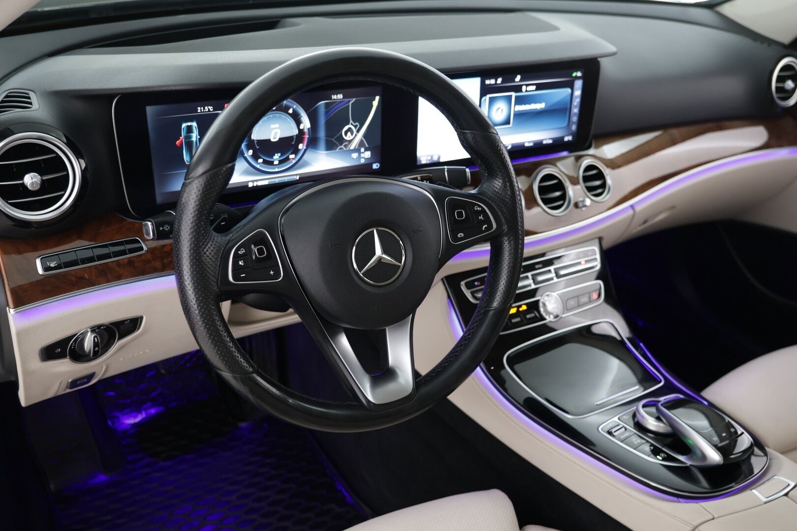 Mercedes-Benz E 2017 220 d T A Premium Business - | 360° | Vakkari | Koukku | Led | Puolinahat | HUD | Navi |