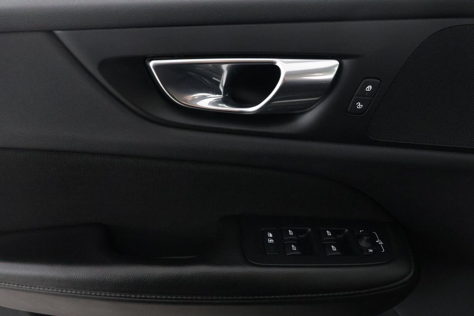 Volvo V60 Cross Country 2021 B4 AWD D-MHEV Business aut - | Adapt. vak. | Webasto | Vetokoukku | BLIS | Merkkihuollot | Suomi-Auto | P-Kamera | Keyless | Digimittaristo - KORKO VAIN 3,99 %