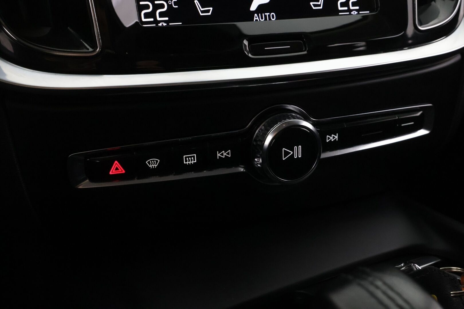 Volvo V60 Cross Country 2021 B4 AWD D-MHEV Business aut - | Adapt. vak. | Webasto | Vetokoukku | BLIS | Merkkihuollot | Suomi-Auto | P-Kamera | Keyless | Digimittaristo - KORKO VAIN 3,99 %
