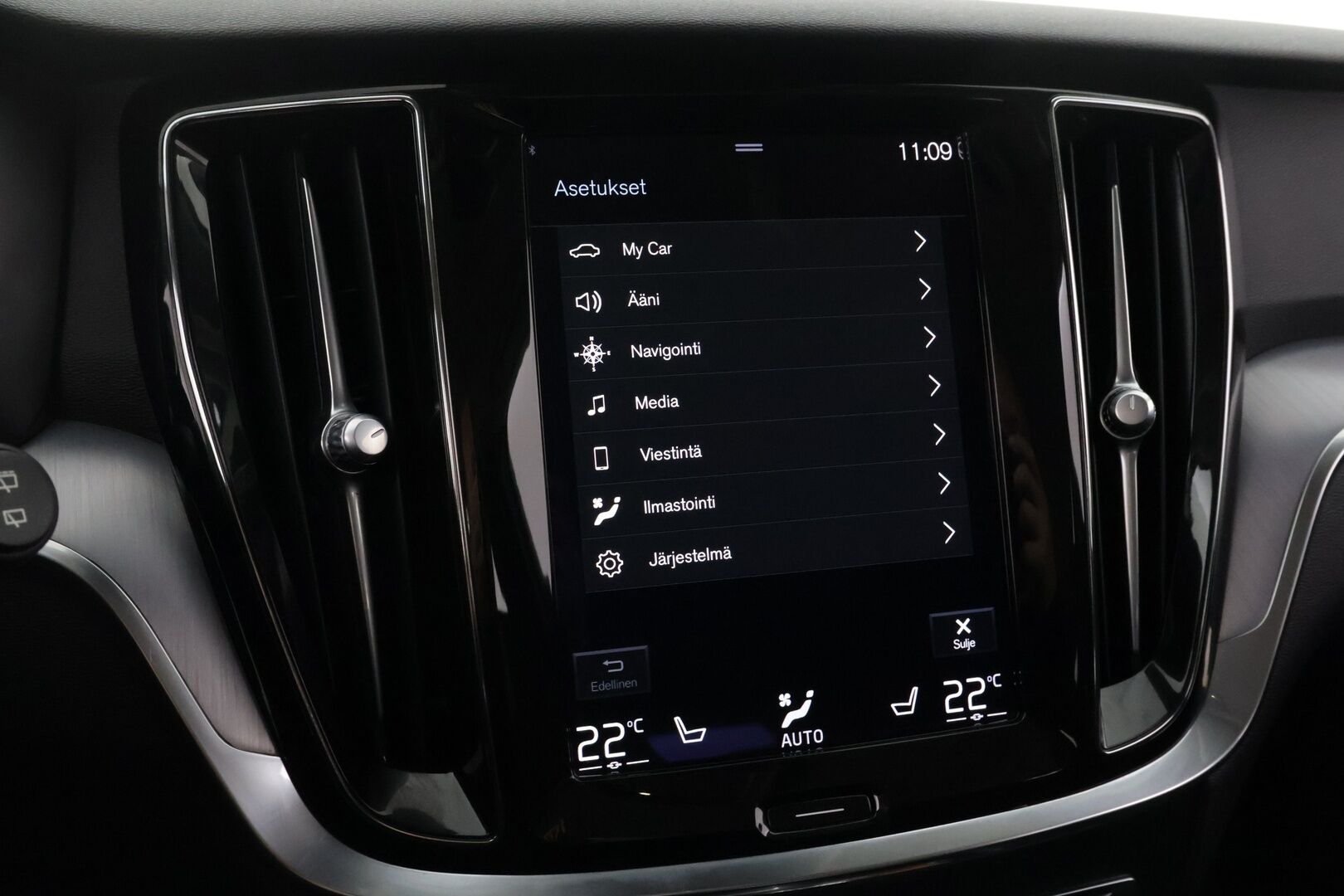 Volvo V60 Cross Country 2021 B4 AWD D-MHEV Business aut - | Adapt. vak. | Webasto | Vetokoukku | BLIS | Merkkihuollot | Suomi-Auto | P-Kamera | Keyless | Digimittaristo - KORKO VAIN 3,99 %