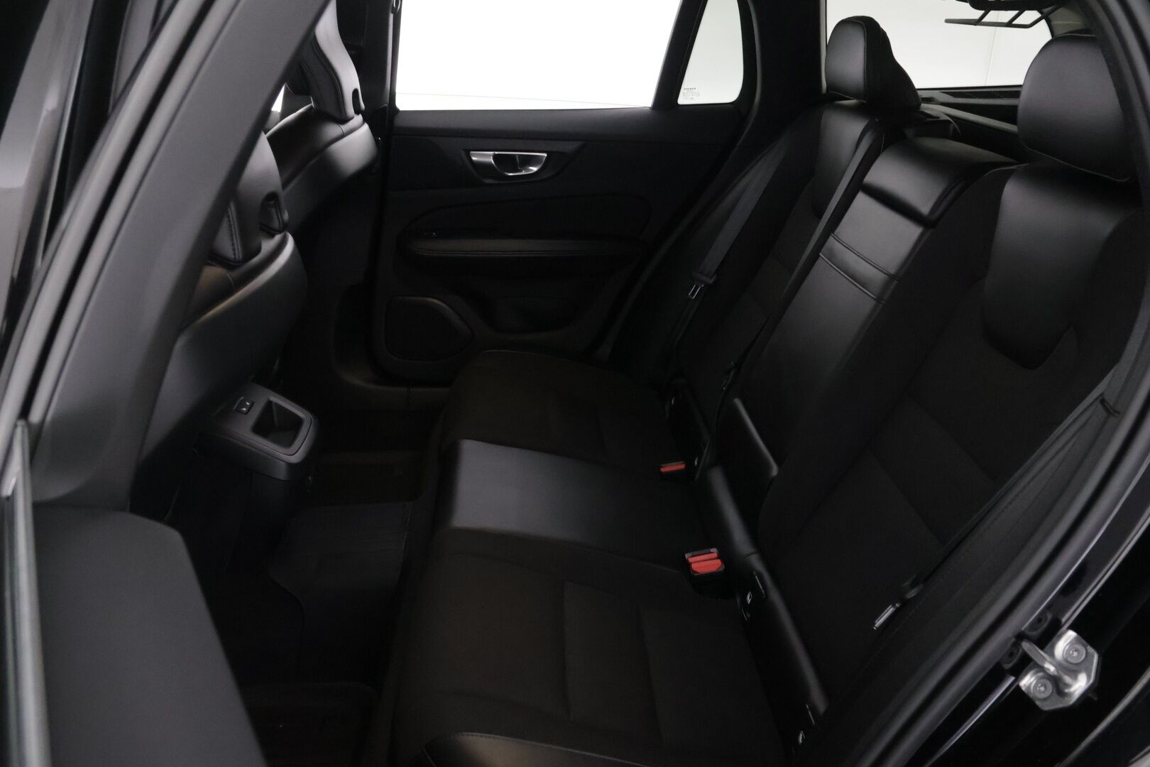 Volvo V60 Cross Country 2021 B4 AWD D-MHEV Business aut - | Adapt. vak. | Webasto | Vetokoukku | BLIS | Merkkihuollot | Suomi-Auto | P-Kamera | Keyless | Digimittaristo - KORKO VAIN 3,99 %