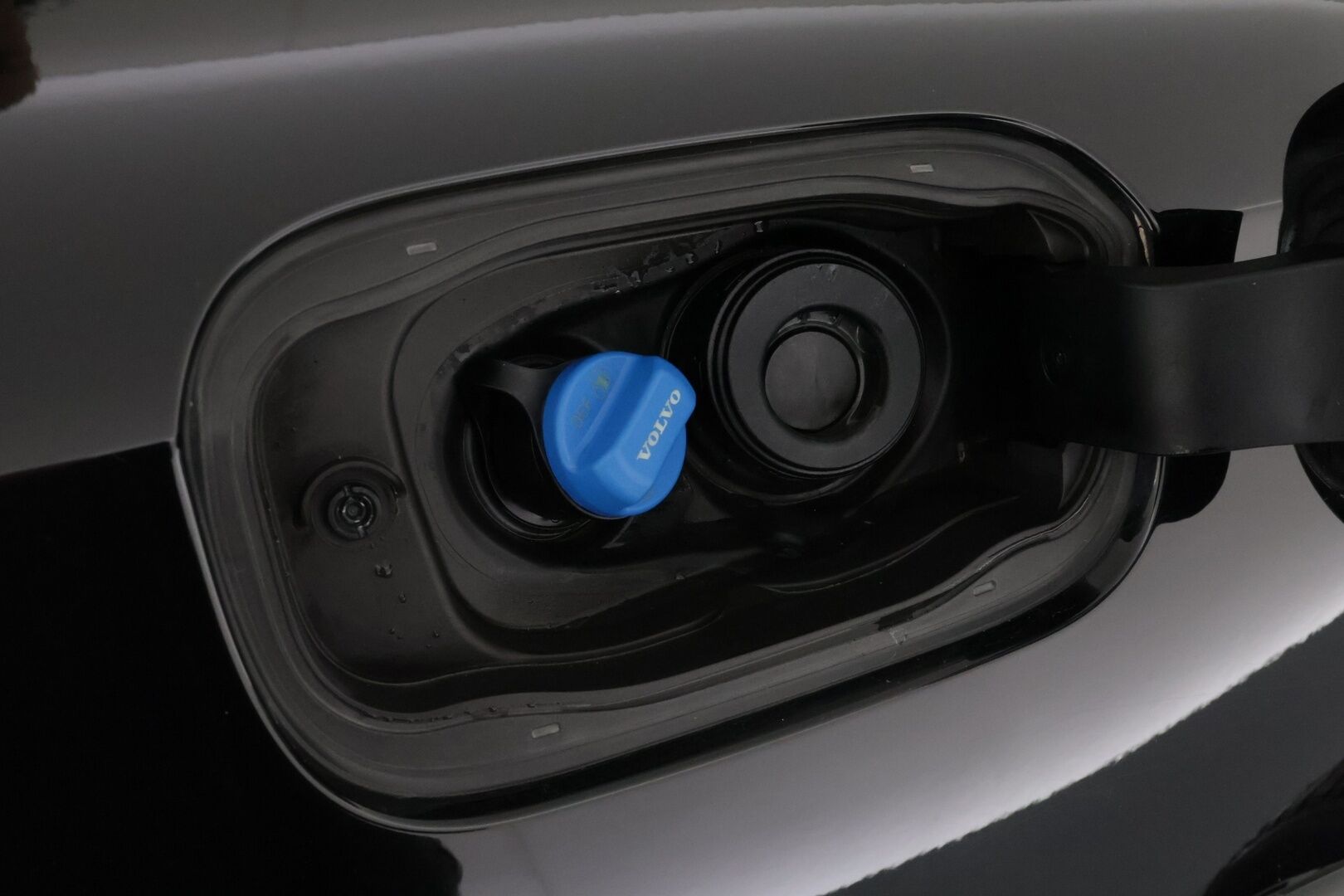 Volvo V60 Cross Country 2021 B4 AWD D-MHEV Business aut - | Adapt. vak. | Webasto | Vetokoukku | BLIS | Merkkihuollot | Suomi-Auto | P-Kamera | Keyless | Digimittaristo - KORKO VAIN 3,99 %