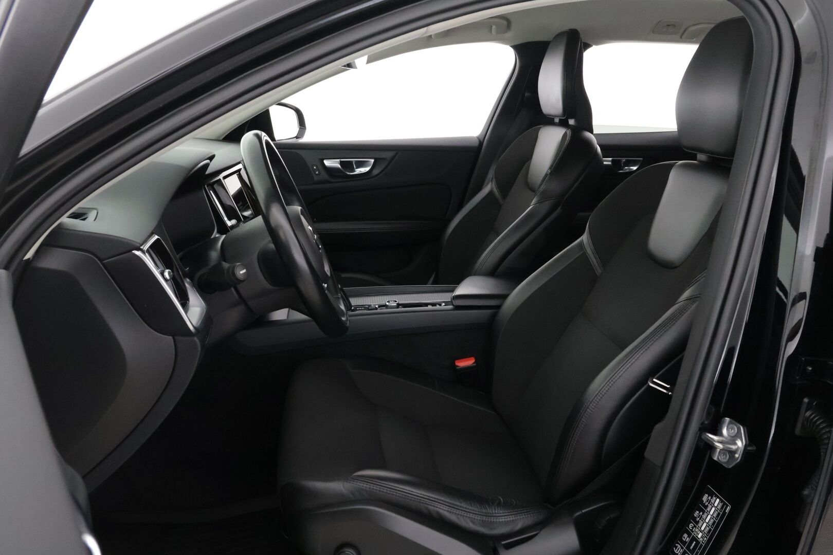 Volvo V60 Cross Country 2021 B4 AWD D-MHEV Business aut - | Adapt. vak. | Webasto | Vetokoukku | BLIS | Merkkihuollot | Suomi-Auto | P-Kamera | Keyless | Digimittaristo - KORKO VAIN 3,99 %