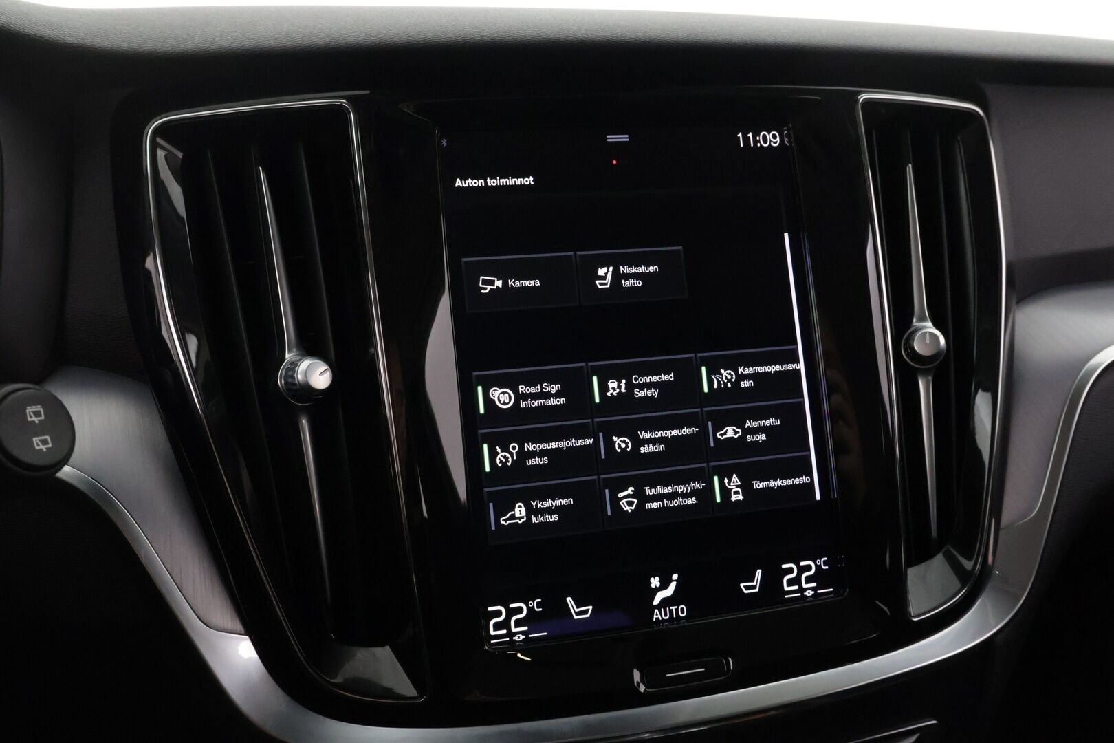 Volvo V60 Cross Country 2021 B4 AWD D-MHEV Business aut - | Adapt. vak. | Webasto | Vetokoukku | BLIS | Merkkihuollot | Suomi-Auto | P-Kamera | Keyless | Digimittaristo - KORKO VAIN 3,99 %