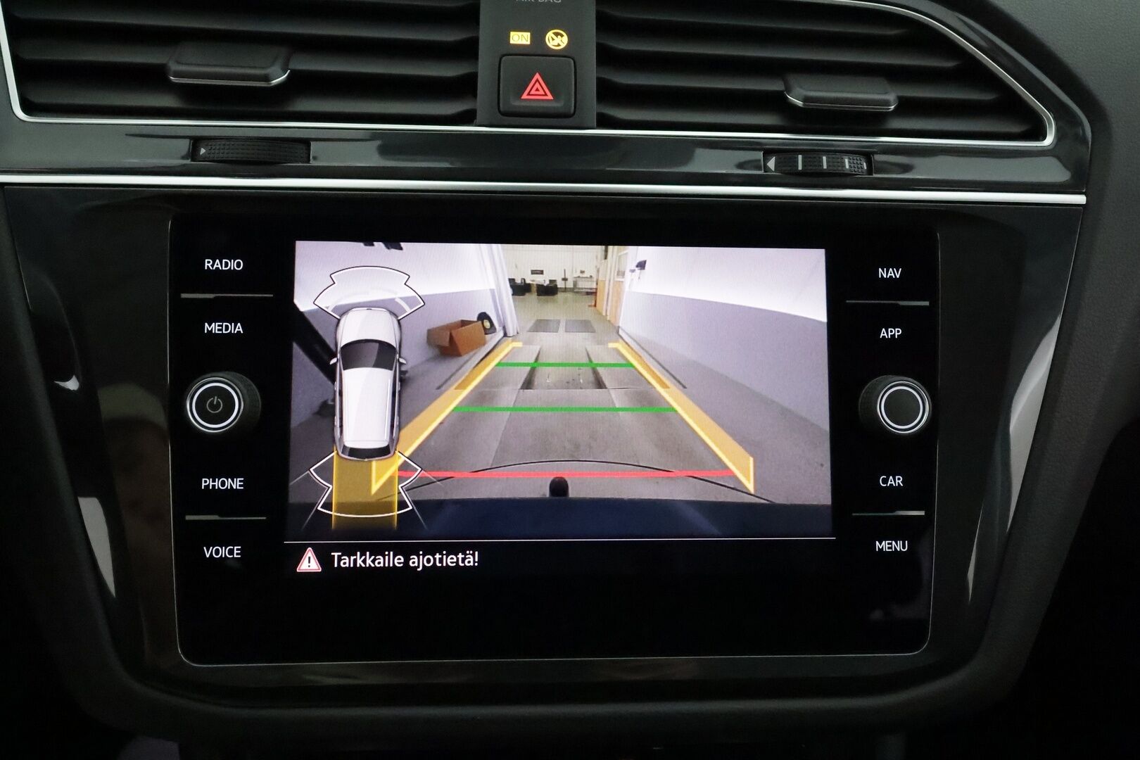 Volkswagen Tiguan 2021 Style eHybrid 180 kW DSG *Vetokoukku / ACC / Matrix-LED / P.kamera / Hierovat Sporttipenkit / Kaistavahti / Keyless* - Suomi-auto / Molemmat latauskaapelit / Kahdet OEM vanteet