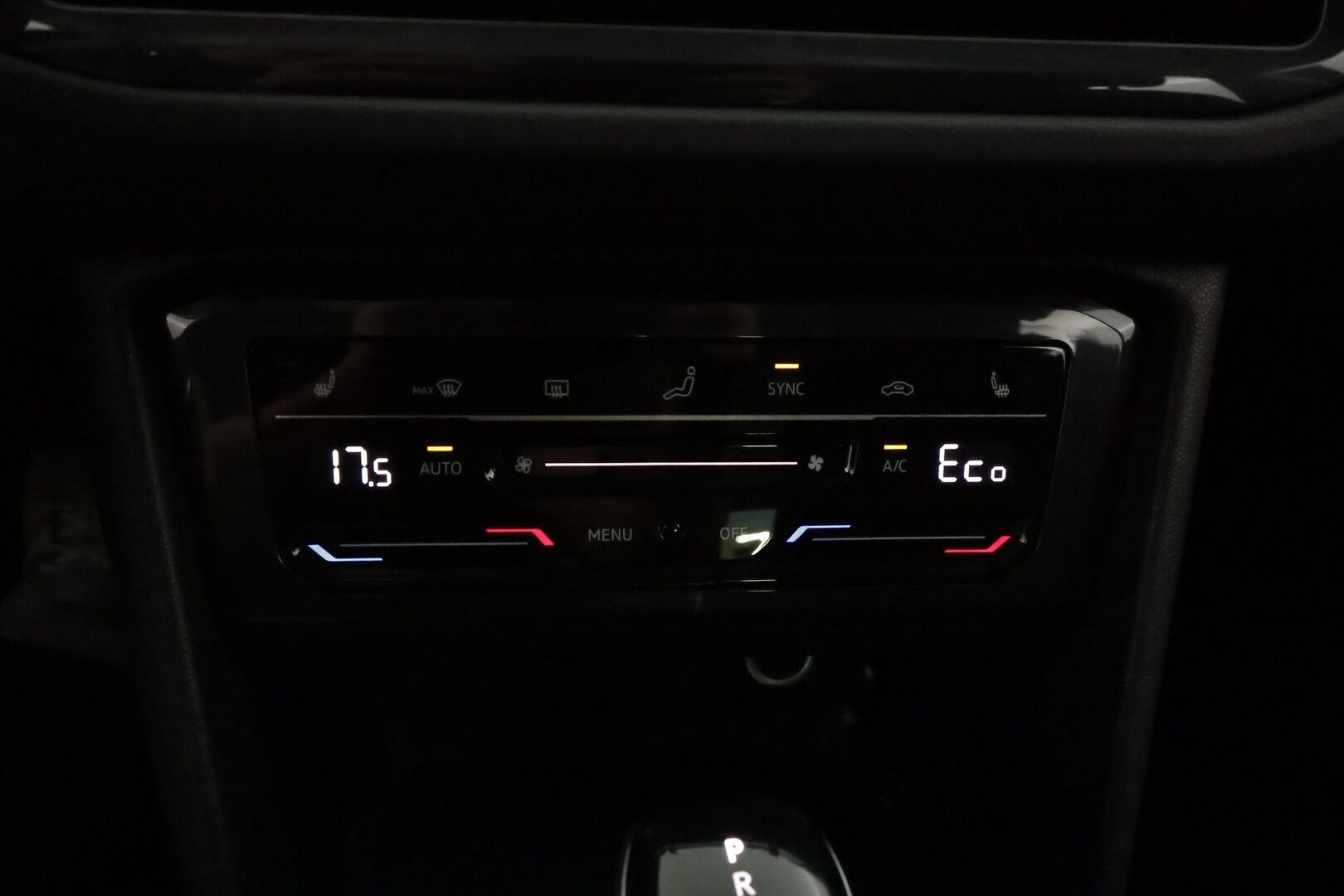 Volkswagen Tiguan 2021 Style eHybrid 180 kW DSG *Vetokoukku / ACC / Matrix-LED / P.kamera / Hierovat Sporttipenkit / Kaistavahti / Keyless* - Suomi-auto / Molemmat latauskaapelit / Kahdet OEM vanteet