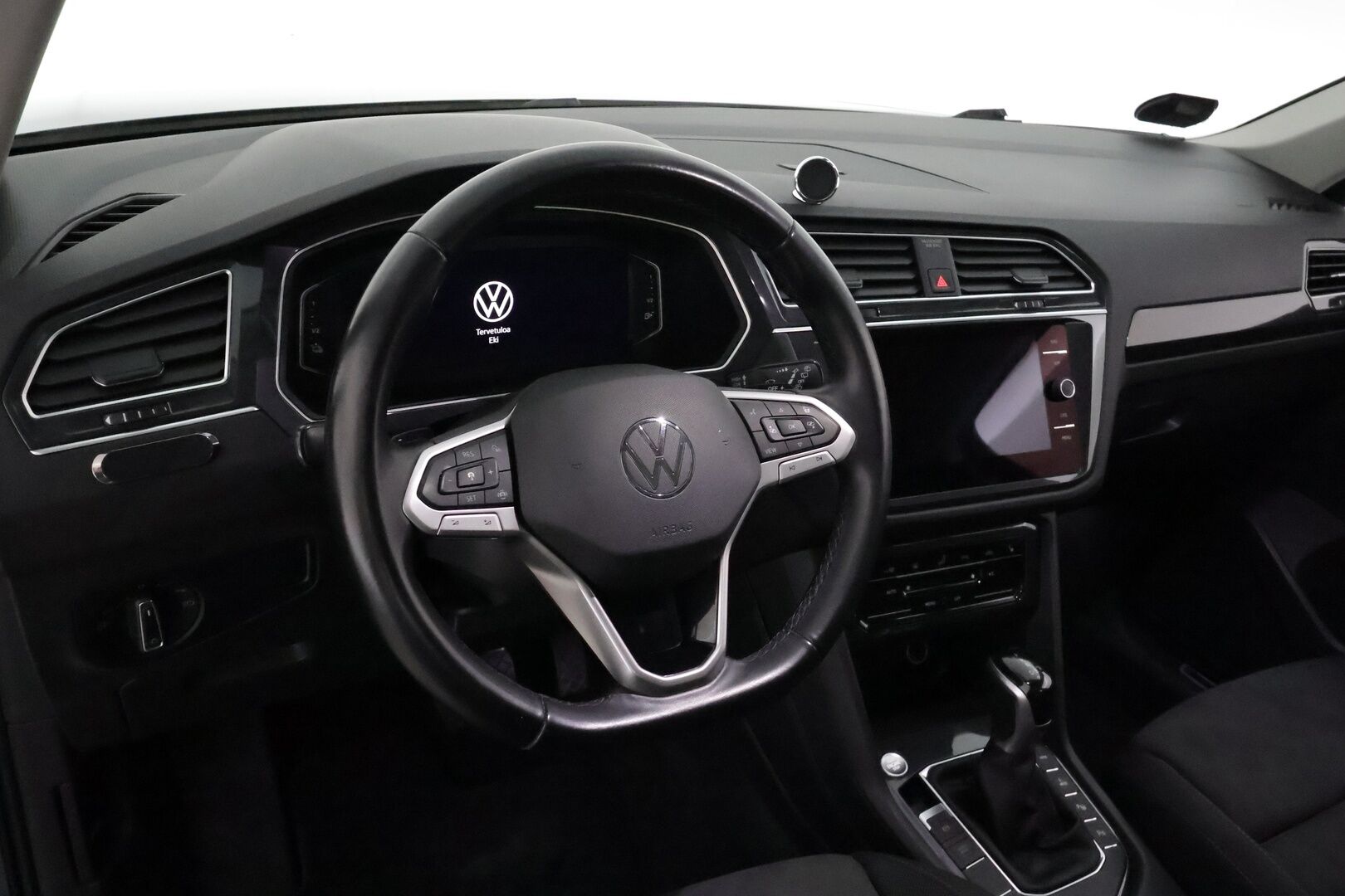 Volkswagen Tiguan 2021 Style eHybrid 180 kW DSG *Vetokoukku / ACC / Matrix-LED / P.kamera / Hierovat Sporttipenkit / Kaistavahti / Keyless* - Suomi-auto / Molemmat latauskaapelit / Kahdet OEM vanteet