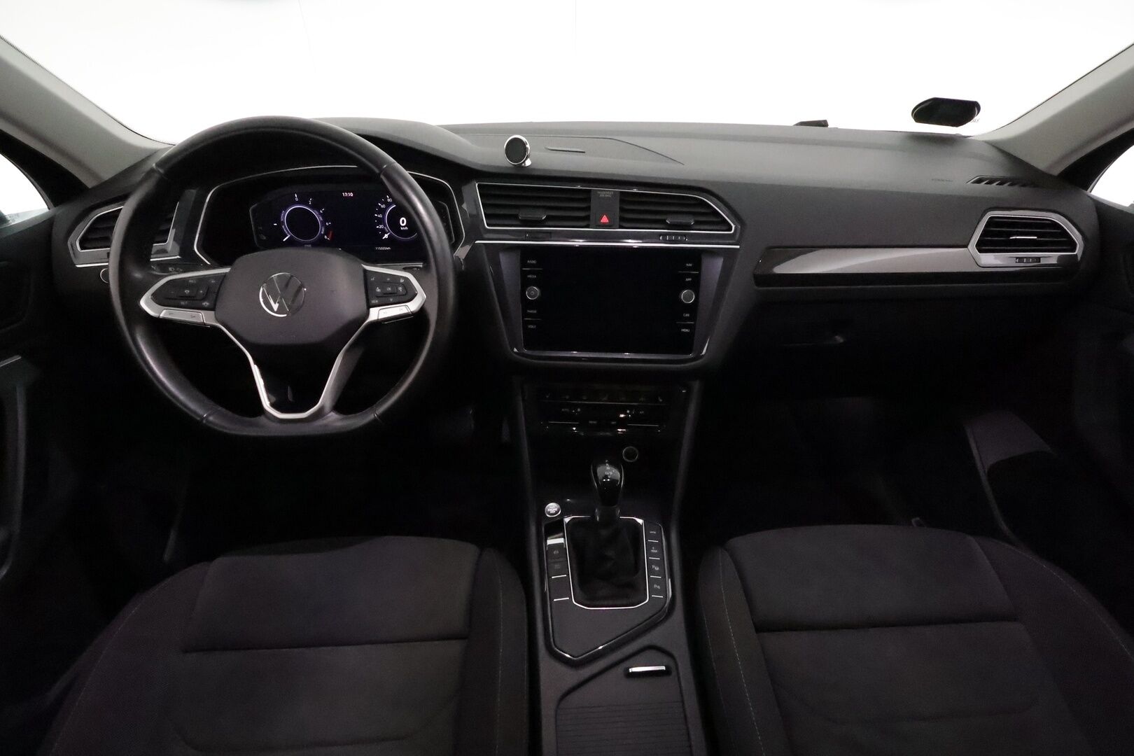 Volkswagen Tiguan 2021 Style eHybrid 180 kW DSG *Vetokoukku / ACC / Matrix-LED / P.kamera / Hierovat Sporttipenkit / Kaistavahti / Keyless* - Suomi-auto / Molemmat latauskaapelit / Kahdet OEM vanteet