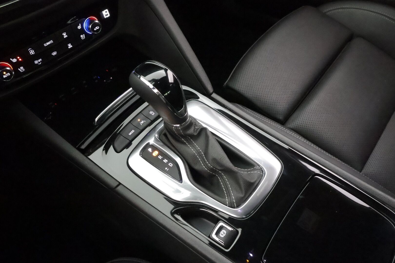 Opel Insignia 2021 Grand Sport Executive GS 200 Turbo A * ACC / HUD / P.kamera / Ilmastoidut Nahat / P.kamera / Apple&Android * - Suomi-auto / Kahdet Renkaat - HULLUT AVAJAISHULINAT KORKOTARJOUS 3,29 %