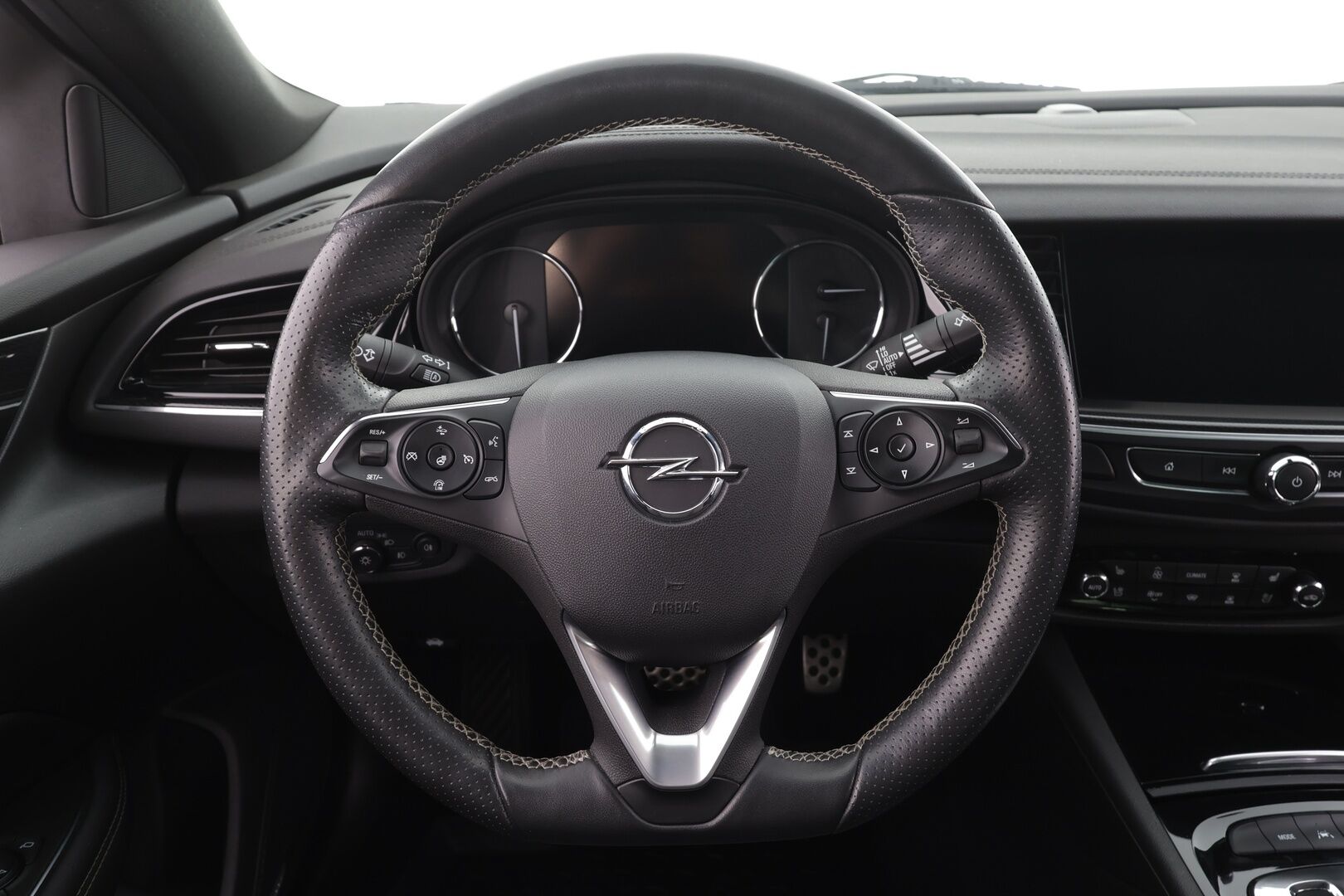 Opel Insignia 2021 Grand Sport Executive GS 200 Turbo A * ACC / HUD / P.kamera / Ilmastoidut Nahat / P.kamera / Apple&Android * - Suomi-auto / Kahdet Renkaat - HULLUT AVAJAISHULINAT KORKOTARJOUS 3,29 %