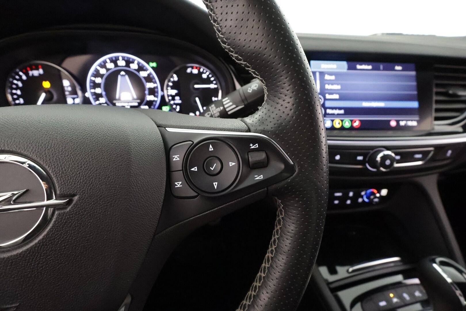 Opel Insignia 2021 Grand Sport Executive GS 200 Turbo A * ACC / HUD / P.kamera / Ilmastoidut Nahat / P.kamera / Apple&Android * - Suomi-auto / Kahdet Renkaat - HULLUT AVAJAISHULINAT KORKOTARJOUS 3,29 %