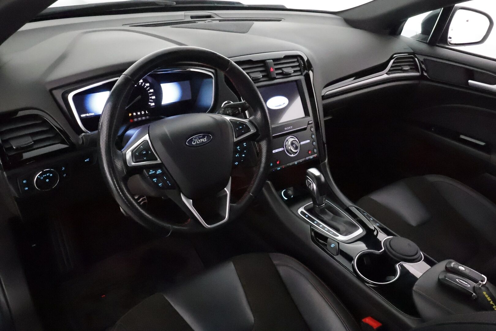 Ford Mondeo 2021 2,0 187hv  Hybrid ST-LINE Wagon *Adapt.vakkari / Panorama / Muistipenkki / P.kamera / Keyless / Koukku* - Huippuvarusteet! / 1-om. Suomi-auto / XPack / Winter Pack / Kahdet renkaat aluvanteulla - HULLUT VÄLIPÄIVÄT KORKOTARJOUS 2,49%