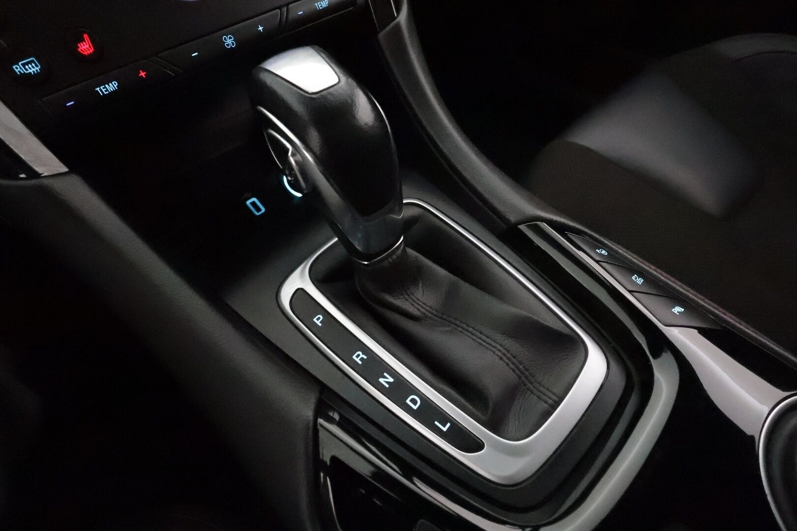 Ford Mondeo 2021 2,0 187hv  Hybrid ST-LINE Wagon *Adapt.vakkari / Panorama / Muistipenkki / P.kamera / Keyless / Koukku* - Huippuvarusteet! / 1-om. Suomi-auto / XPack / Winter Pack / Kahdet renkaat aluvanteulla - HULLUT VÄLIPÄIVÄT KORKOTARJOUS 2,49%