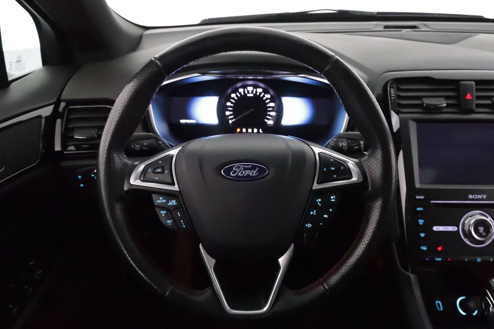 Ford Mondeo 2021 2,0 187hv  Hybrid ST-LINE Wagon *Adapt.vakkari / Panorama / Muistipenkki / P.kamera / Keyless / Koukku* - Huippuvarusteet! / 1-om. Suomi-auto / XPack / Winter Pack / Kahdet renkaat aluvanteulla