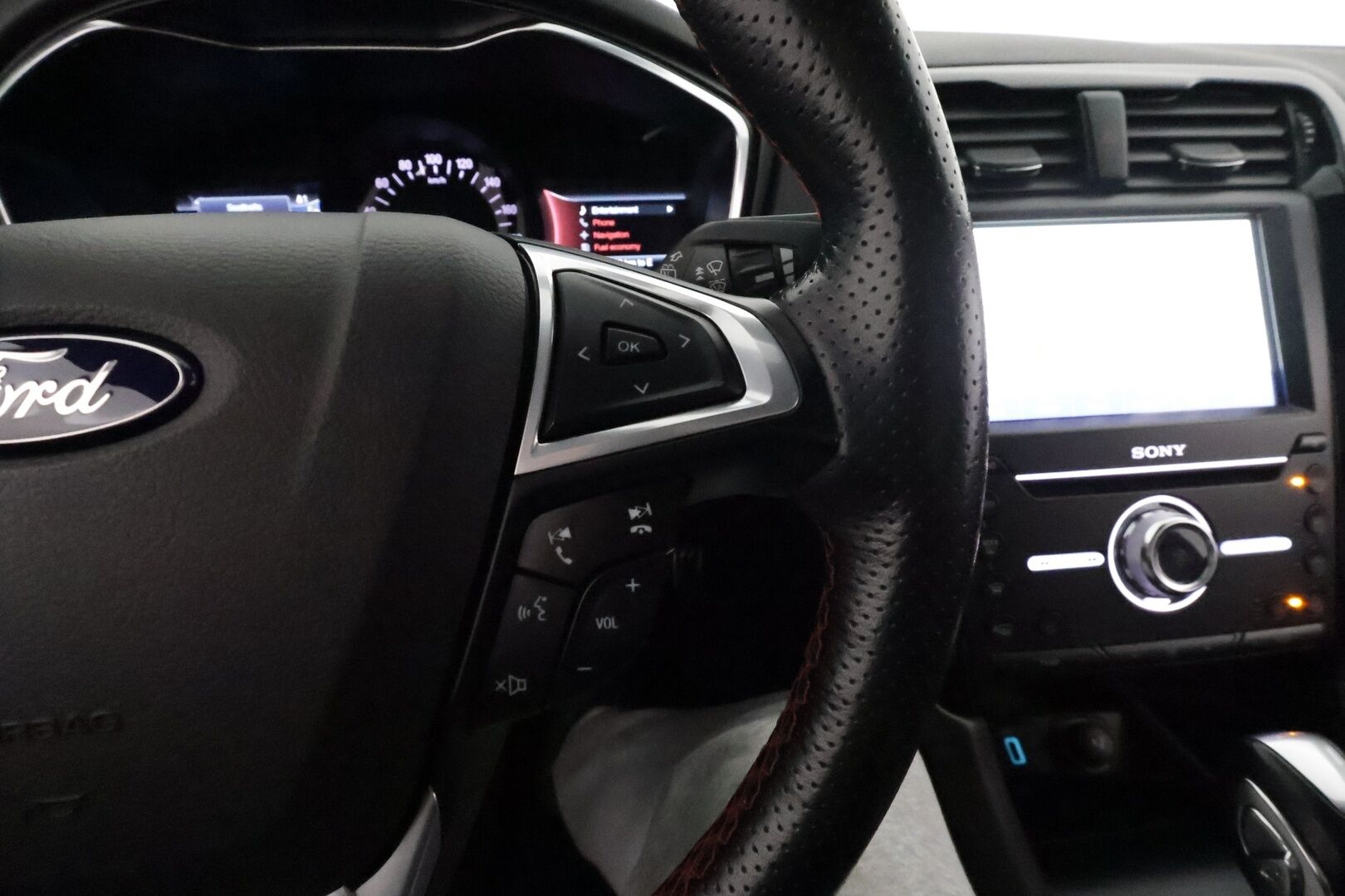 Ford Mondeo 2021 2,0 187hv  Hybrid ST-LINE Wagon *Adapt.vakkari / Panorama / Muistipenkki / P.kamera / Keyless / Koukku* - Huippuvarusteet! / 1-om. Suomi-auto / XPack / Winter Pack / Kahdet renkaat aluvanteulla - HULLUT VÄLIPÄIVÄT KORKOTARJOUS 2,49%