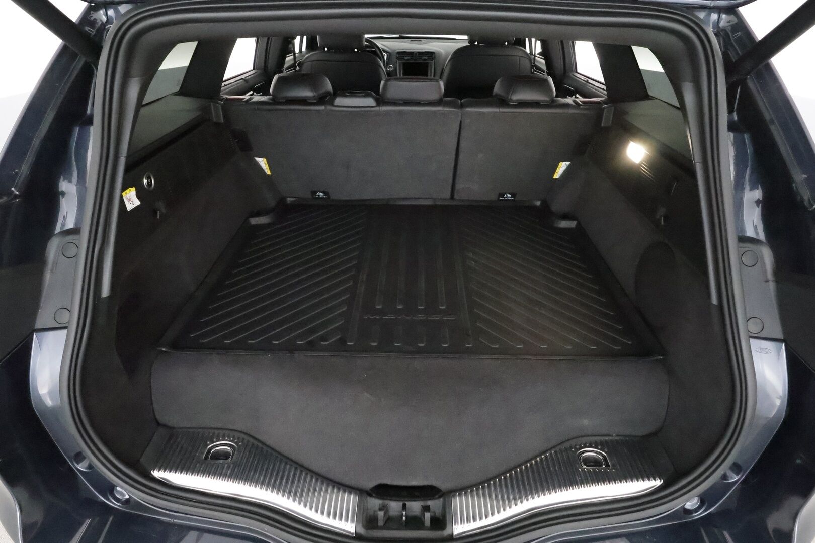 Ford Mondeo 2021 2,0 187hv  Hybrid ST-LINE Wagon *Adapt.vakkari / Panorama / Muistipenkki / P.kamera / Keyless / Koukku* - Huippuvarusteet! / 1-om. Suomi-auto / XPack / Winter Pack / Kahdet renkaat aluvanteulla - Osta nyt, maksa vasta ensi vuonna