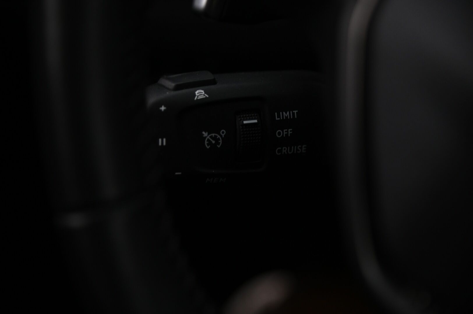 Peugeot 2008 2021 Allure Pack 210 Anniversary PureTech 130 * Lohko / ACC / Navi / P Kamera * - Jakohihna vaihdettu viimeisimmässä huollossa! / Adapt. vakkari / Suomi-auto