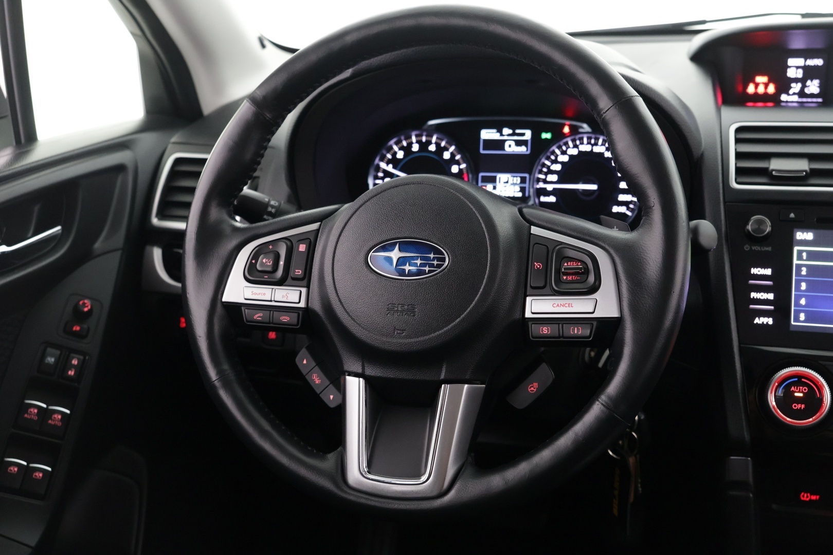 Subaru Forester 2016 2,0i XS CVT - | Vakkari | Bluetooth | Koukku | P.kamera | Sähköpenkki | Ratinlämmitys | Led-lisävalo |