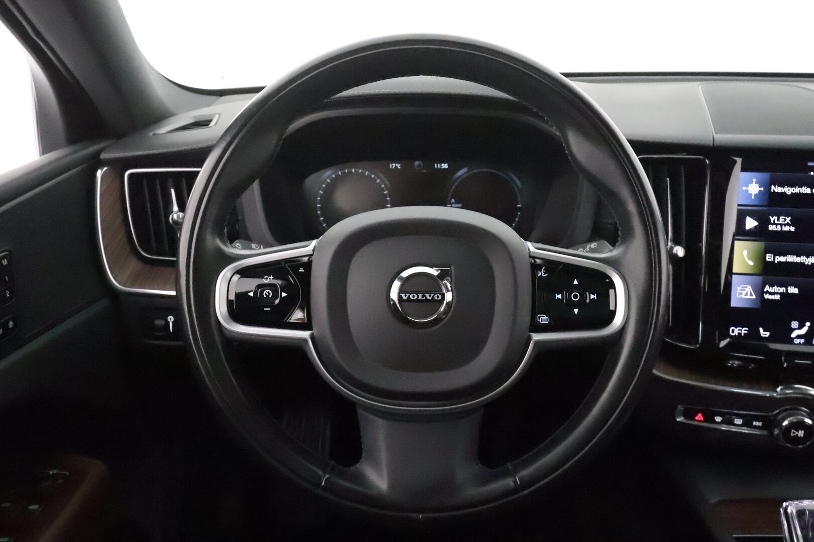 Volvo XC60 2021 T6 TwE AWD Business Inscription aut. **Panorama / Webasto / Muistipenkki / Koukku / P.kamera / Ruskeat Nahat** - 3,99 % KORKOTARJOUS TÄHÄN AUTOON - Akku kuntotarkastettu / 1.om Suomi-auto / BLIS / KeylessGo / Merkkihuollettu / Kahdet renkaat aluvanteilla