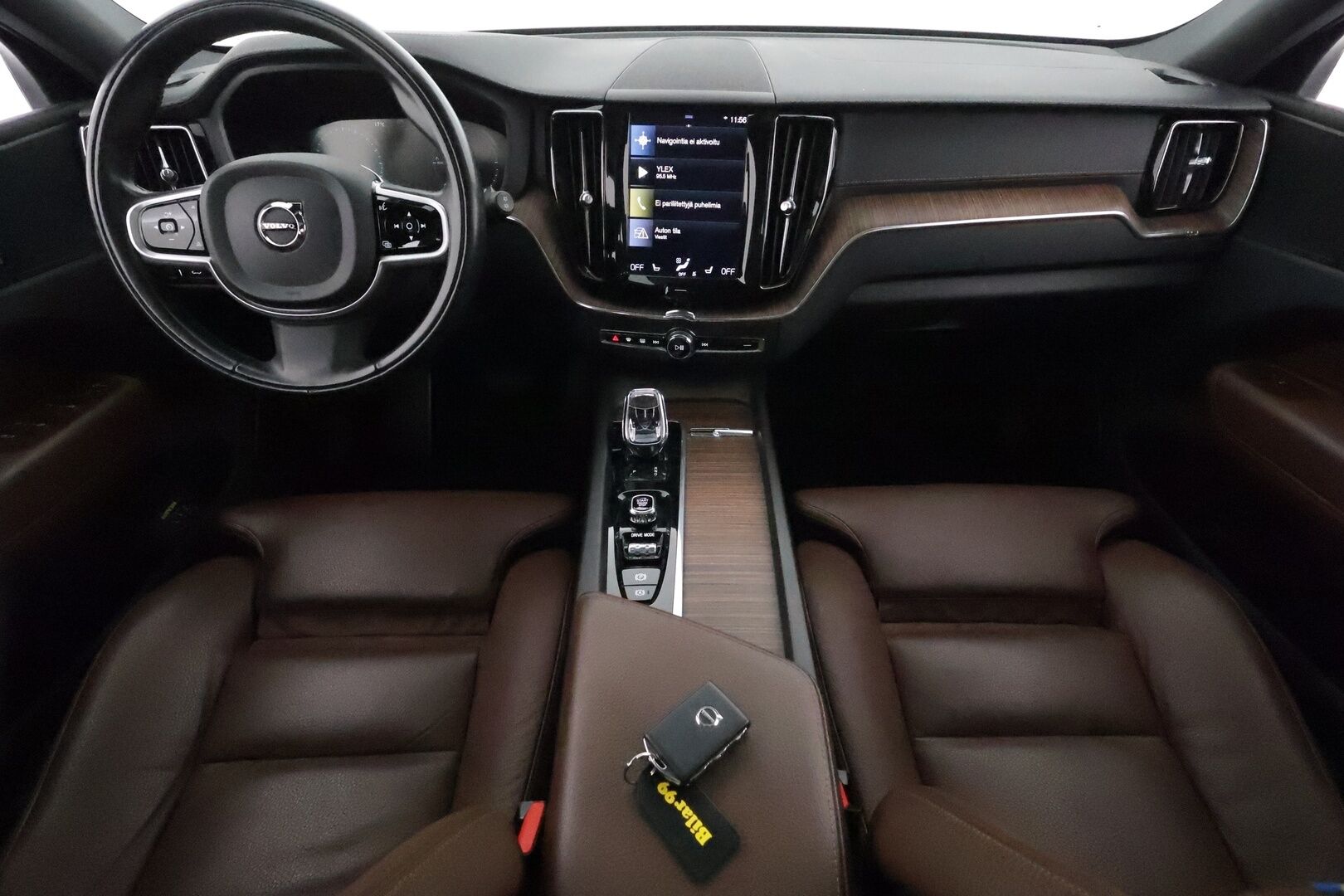Volvo XC60 2021 T6 TwE AWD Business Inscription aut. **Panorama / Webasto / Muistipenkki / Koukku / P.kamera / Ruskeat Nahat** - 3,99 % KORKOTARJOUS TÄHÄN AUTOON - Akku kuntotarkastettu / 1.om Suomi-auto / BLIS / KeylessGo / Merkkihuollettu / Kahdet renkaat aluvanteilla