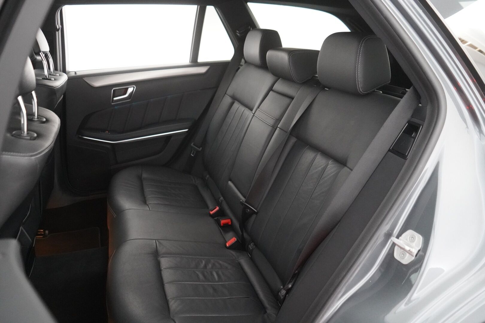 Mercedes-Benz E 2016 200 BlueTec T A Premium Business - ILS | Nahat | Ortopedi-istuin | Sähkökontti | Ilmastointi | Bluetooth | Metalliväri | 2 x vanteet 