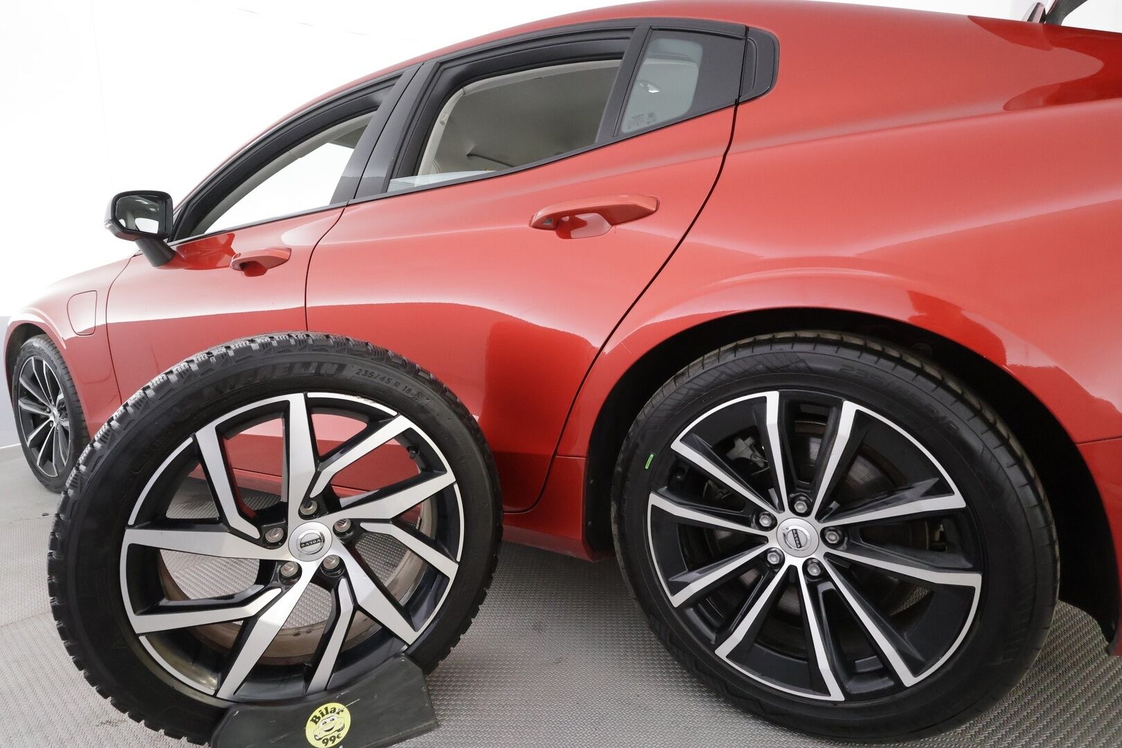 Volvo S60 2023 T8 AWD Long Range High Performance Plus Dark aut - Koukku | ACC | Muistipenkit | Full-LED | P.Kamera | Webasto | 1.om Suomi-auto | High Performance Audio | Pilot assist | 2x renkaat&alumiinivanteet