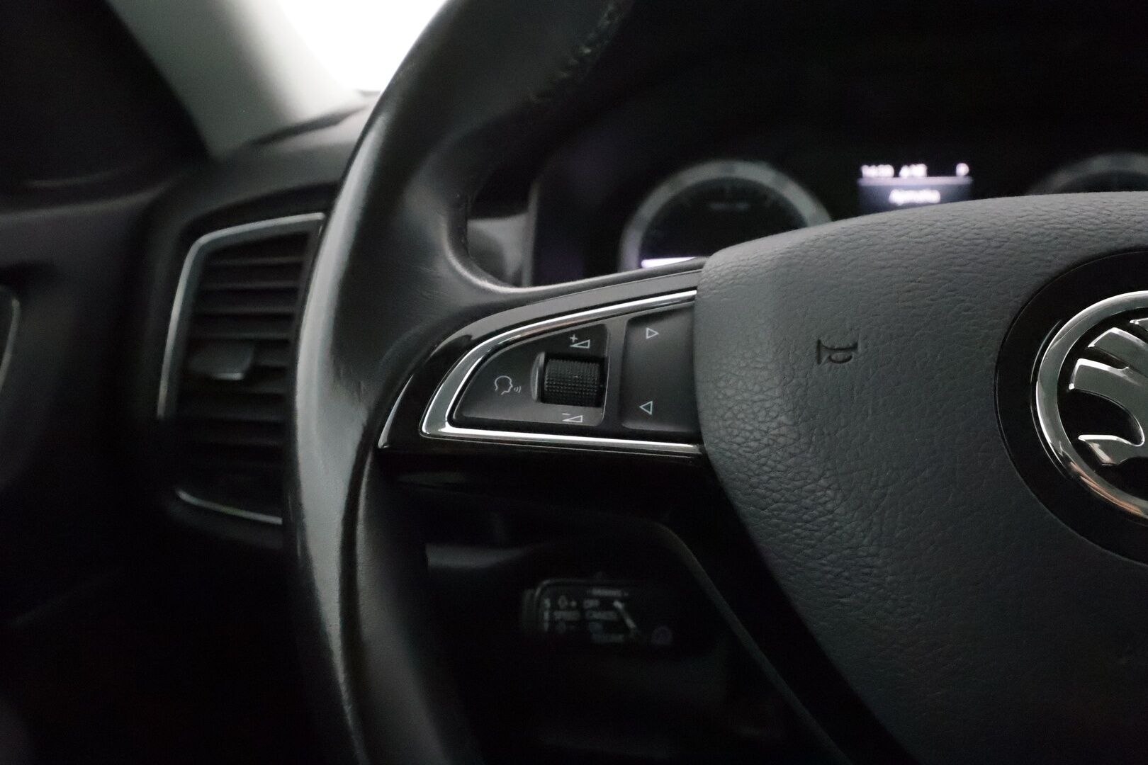 Skoda Kodiaq 2018 2,0 TSI 4x4 Style DSG **Webasto / 7p / Canton / Adapt.vakkari / Koukku / P.kamera / KeylessGo / Navi** - 3,99 % KORKOTARJOUS TÄHÄN AUTOON - 
