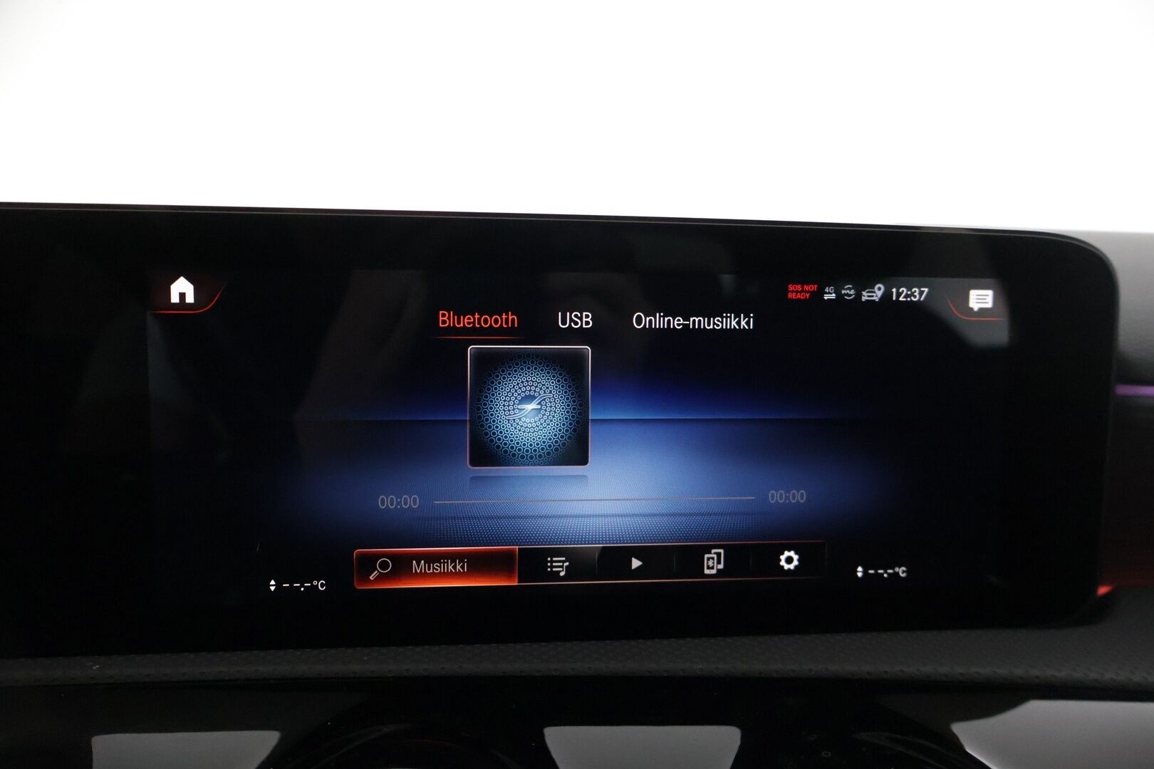 Mercedes-Benz A 2022 250 e A sedan Business AMG Edition *Distronic+ / 360° / Muistipenkit / Panorama / HUD / Widescreen* - 3,99 % KORKOTARJOUS TÄHÄN AUTOON - * Todella siistissä kunnossa oleva ja hyvin varusteltu yksilö *