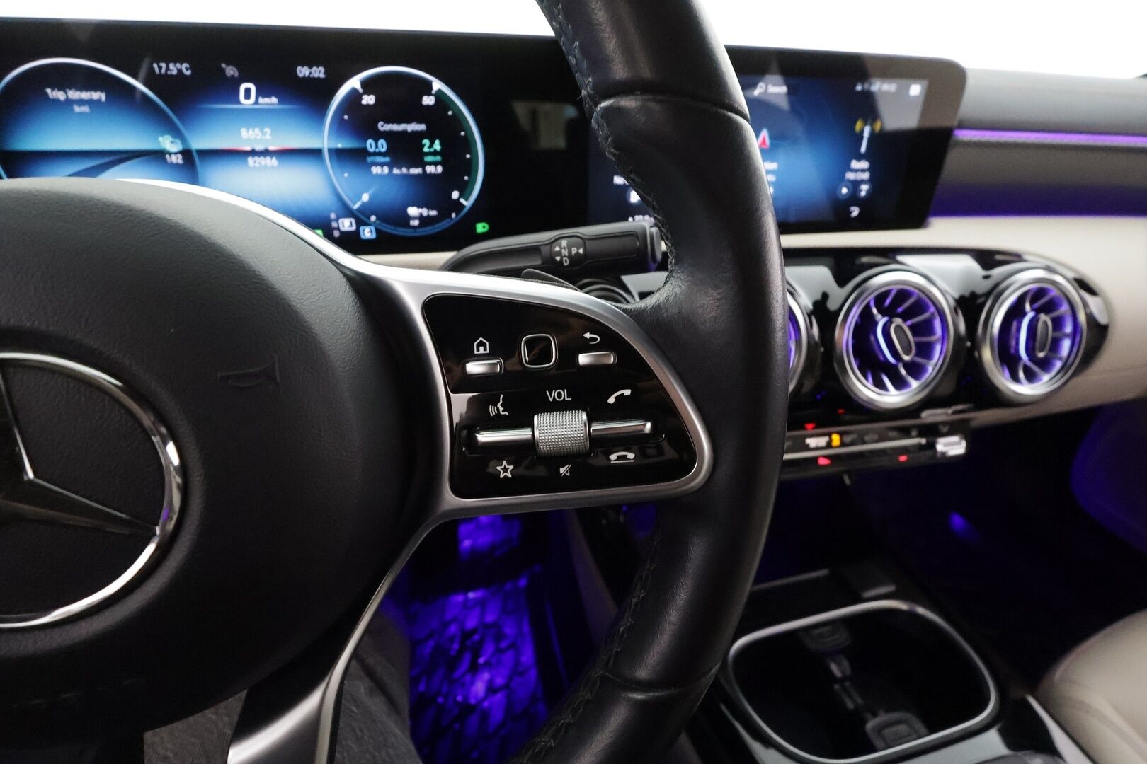 Mercedes-Benz CLA 2022 250 e A Shooting Brake Business Edition * Widescreen / Koukku / Vakkari / P.kamera / / Navi / Sähköluukku * - Akku kuntotarkastettu SoH 92,9% / Suomi-auto / Kahdet renkaat aluvanteilla / Merkkihuollettu - HULLUT AVAJAISHULINAT KORKOTARJOUS 3,29 %