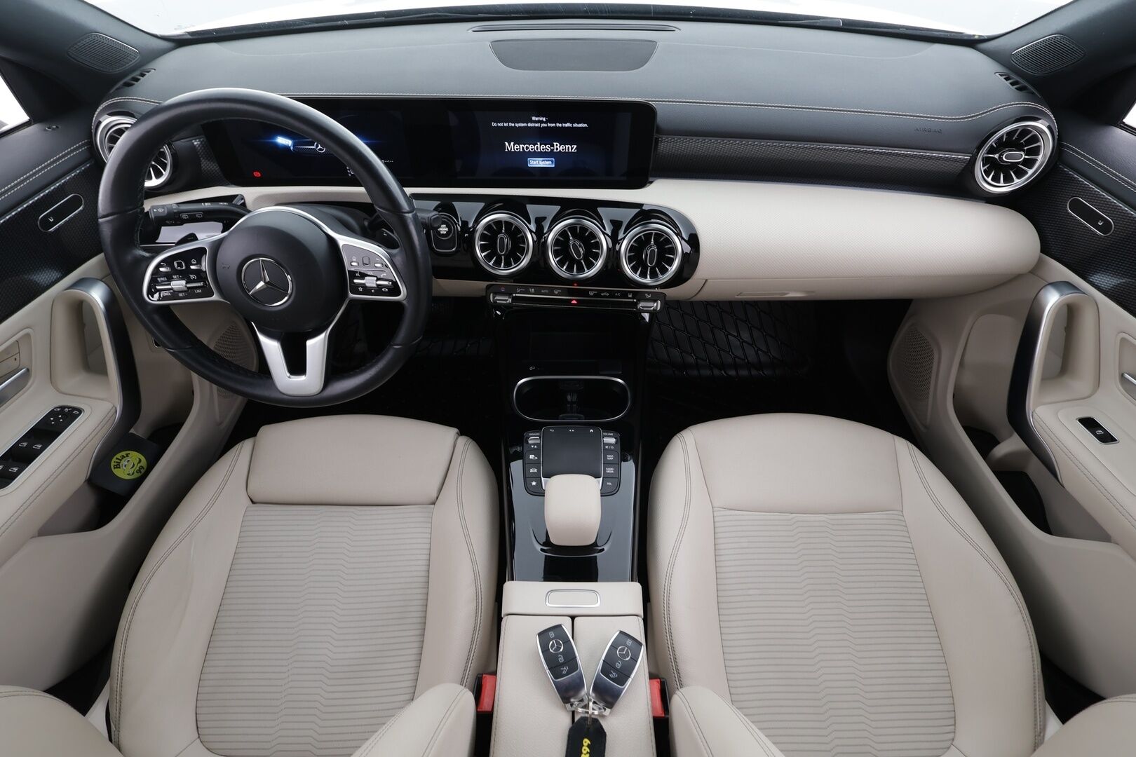 Mercedes-Benz CLA 2022 250 e A Shooting Brake Business Edition * Vakkari / P.kamera / Koukku / Navi / Widescreen / Sähköluukku * - Akku kuntotarkastettu SoH 92,9% / Suomi-auto / Kahdet renkaat aluvanteilla / Merkkihuollettu