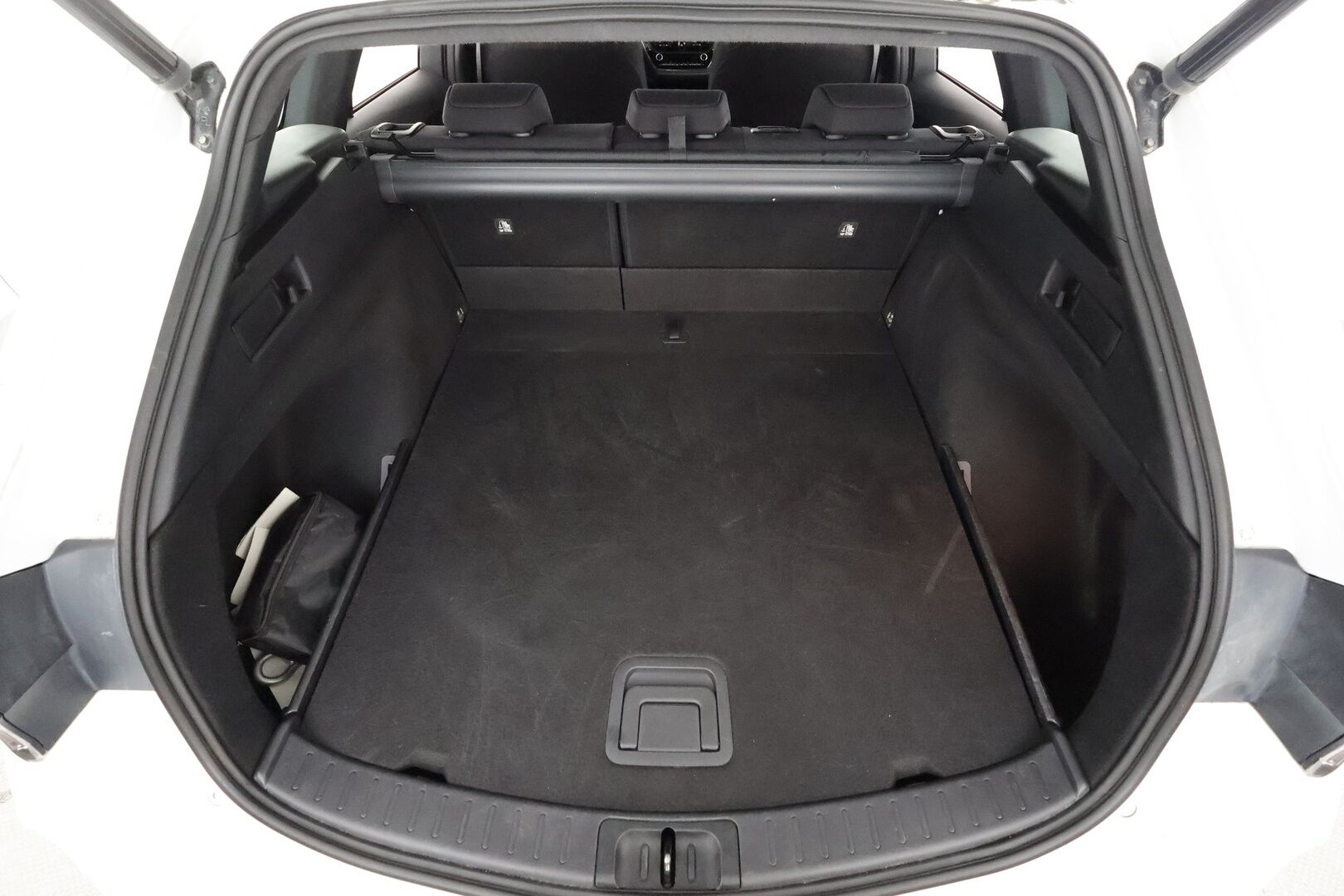 Toyota Corolla 2022 Touring Sports 1,8 Hybrid Active Edition - | ACC | P.kamera | Navi | LED | LTA | PCS | RSA | Keyless | Apple & Android | Lämm. ratti | Aut. pitkät | Sähk. takaluukku | 2x renkaat aluin | 