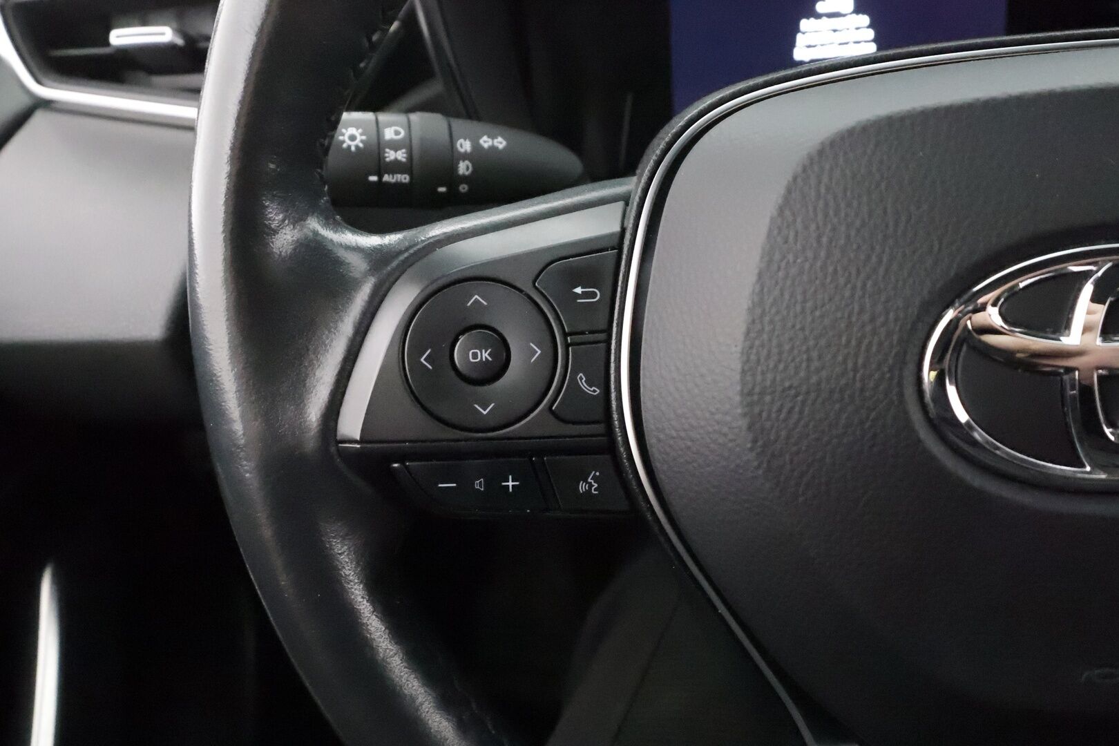 Toyota Corolla 2022 Touring Sports 1,8 Hybrid Active Edition - | ACC | P.kamera | Navi | LED | LTA | PCS | RSA | Keyless | Apple & Android | Lämm. ratti | Aut. pitkät | Sähk. takaluukku | 2x renkaat aluin | 
