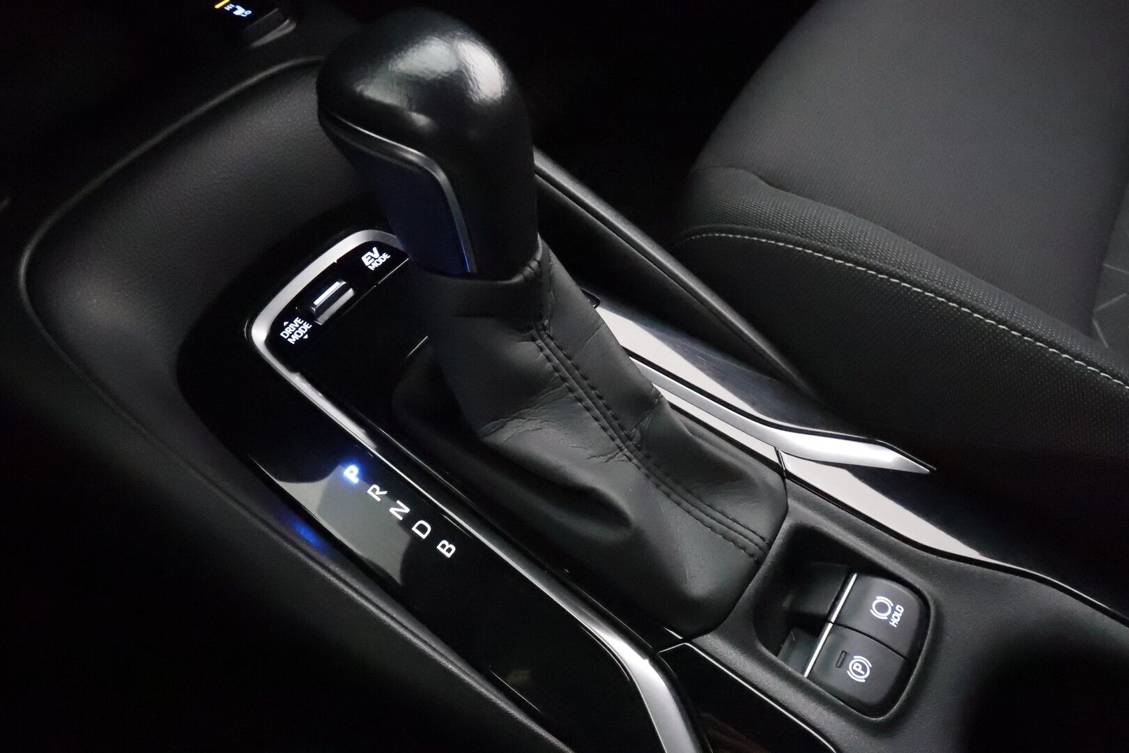 Toyota Corolla 2022 Touring Sports 1,8 Hybrid Active Edition - | ACC | P.kamera | Navi | LED | LTA | PCS | RSA | Keyless | Apple & Android | Lämm. ratti | Aut. pitkät | Sähk. takaluukku | 2x renkaat aluin | 