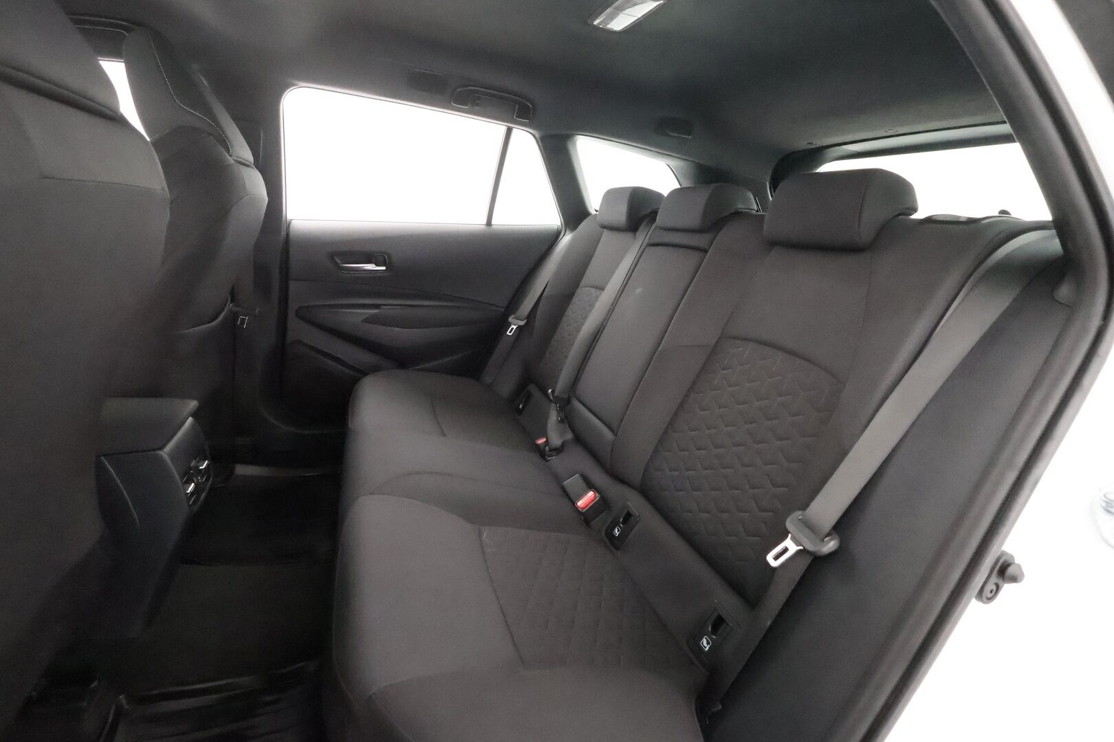Toyota Corolla 2022 Touring Sports 1,8 Hybrid Active Edition - | ACC | P.kamera | Navi | LED | LTA | PCS | RSA | Keyless | Apple & Android | Lämm. ratti | Aut. pitkät | Sähk. takaluukku | 2x renkaat aluin | 