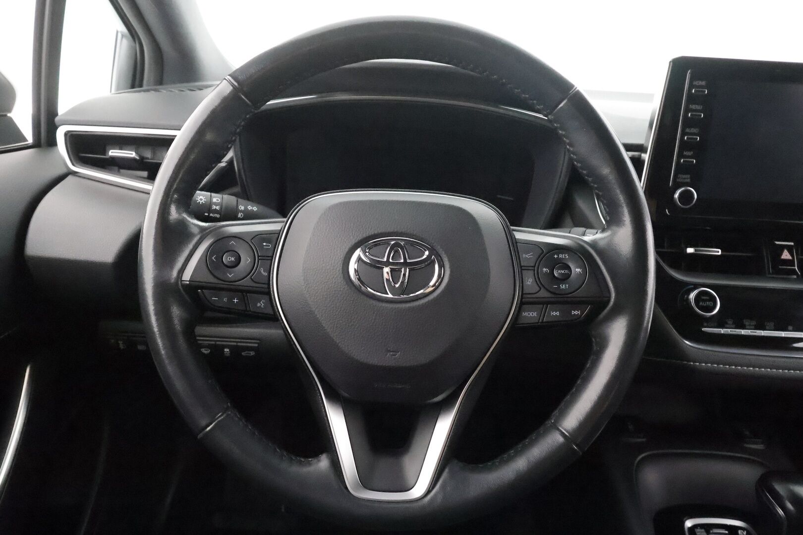 Toyota Corolla 2022 Touring Sports 1,8 Hybrid Active Edition - | ACC | P.kamera | Navi | LED | LTA | PCS | RSA | Keyless | Apple & Android | Lämm. ratti | Aut. pitkät | Sähk. takaluukku | 2x renkaat aluin | 