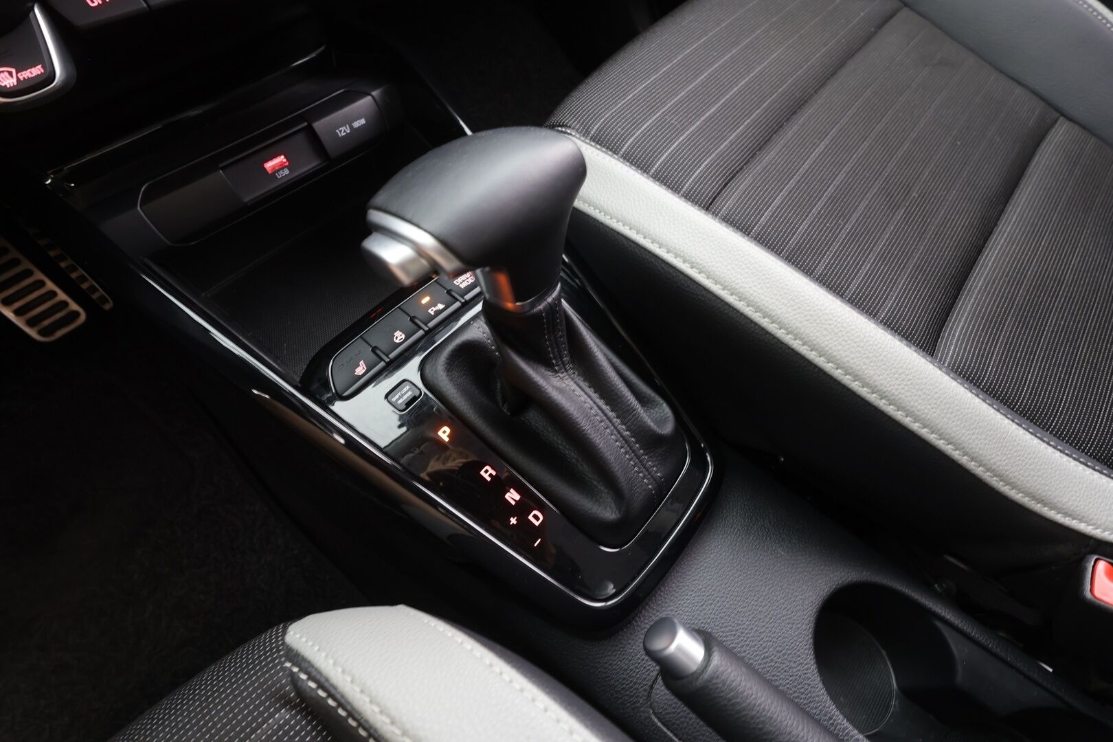 Kia Stonic 2022 1,0 T-GDI 100hv TX DCT - | ACC | LED | Puolinahat | Navi | Lane assist | P.kamera | Keyless | Lämm. ratti | Blind spot assist | 1-om suomiauto | 