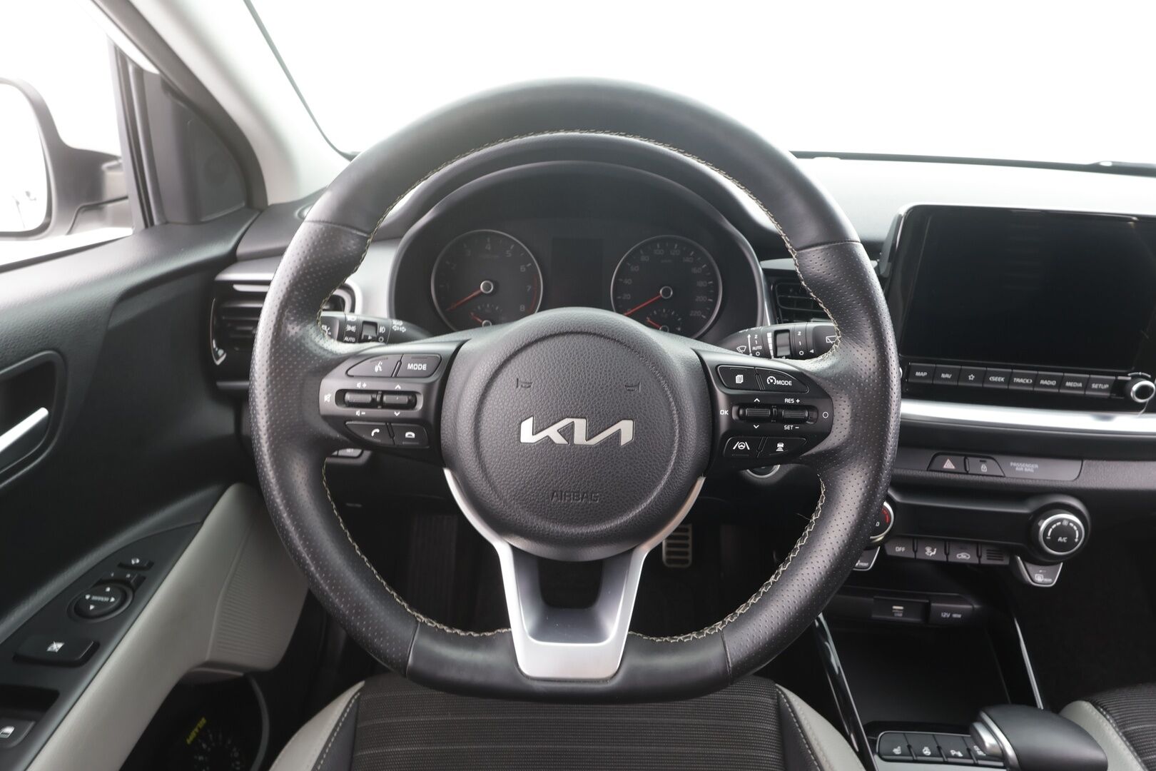 Kia Stonic 2022 1,0 T-GDI 100hv TX DCT - | ACC | LED | Puolinahat | Navi | Lane assist | P.kamera | Keyless | Lämm. ratti | Blind spot assist | 1-om suomiauto | 