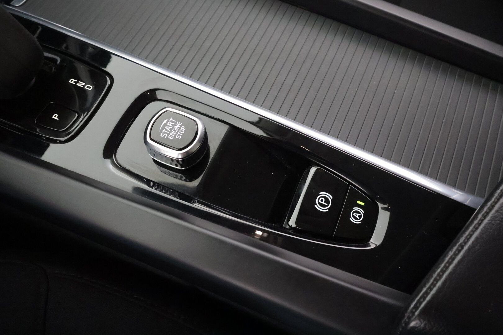 Volvo XC60 2022 B4 AWD D-MHEV Business Edition aut - Facelift | P.Kamera | ACC | LED | High performance | Webasto | Keyless | Google Maps Navi | 2x renkaat&alumiinivanteet | ALV-vähennyskelpoinen | 1-omisteinen Suomi-auto